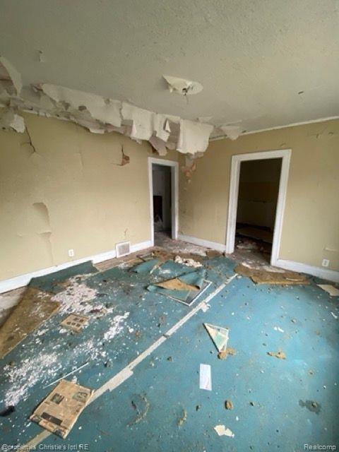 637 MANISTIQUE Street