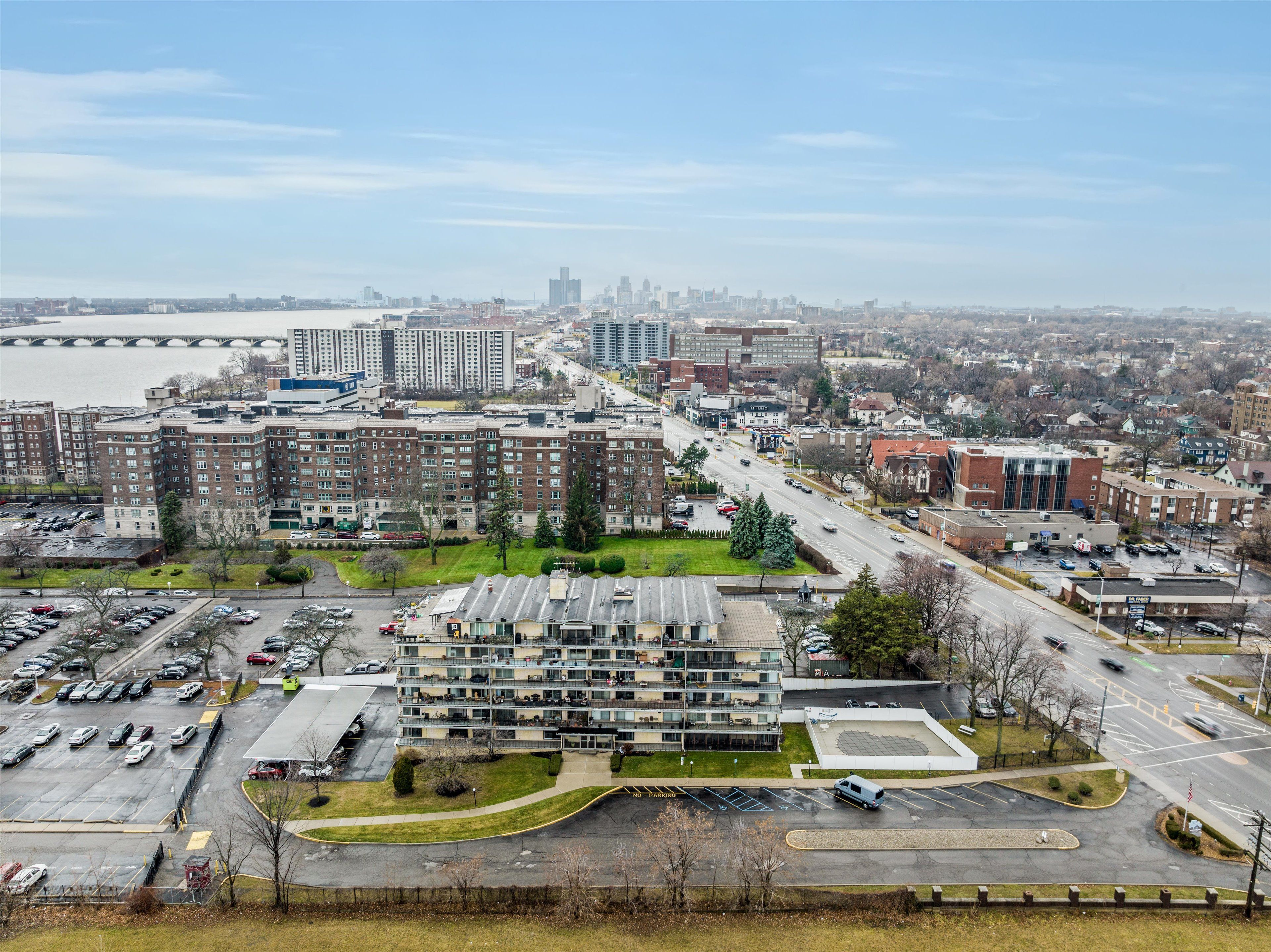 8300 E JEFFERSON Avenue 203