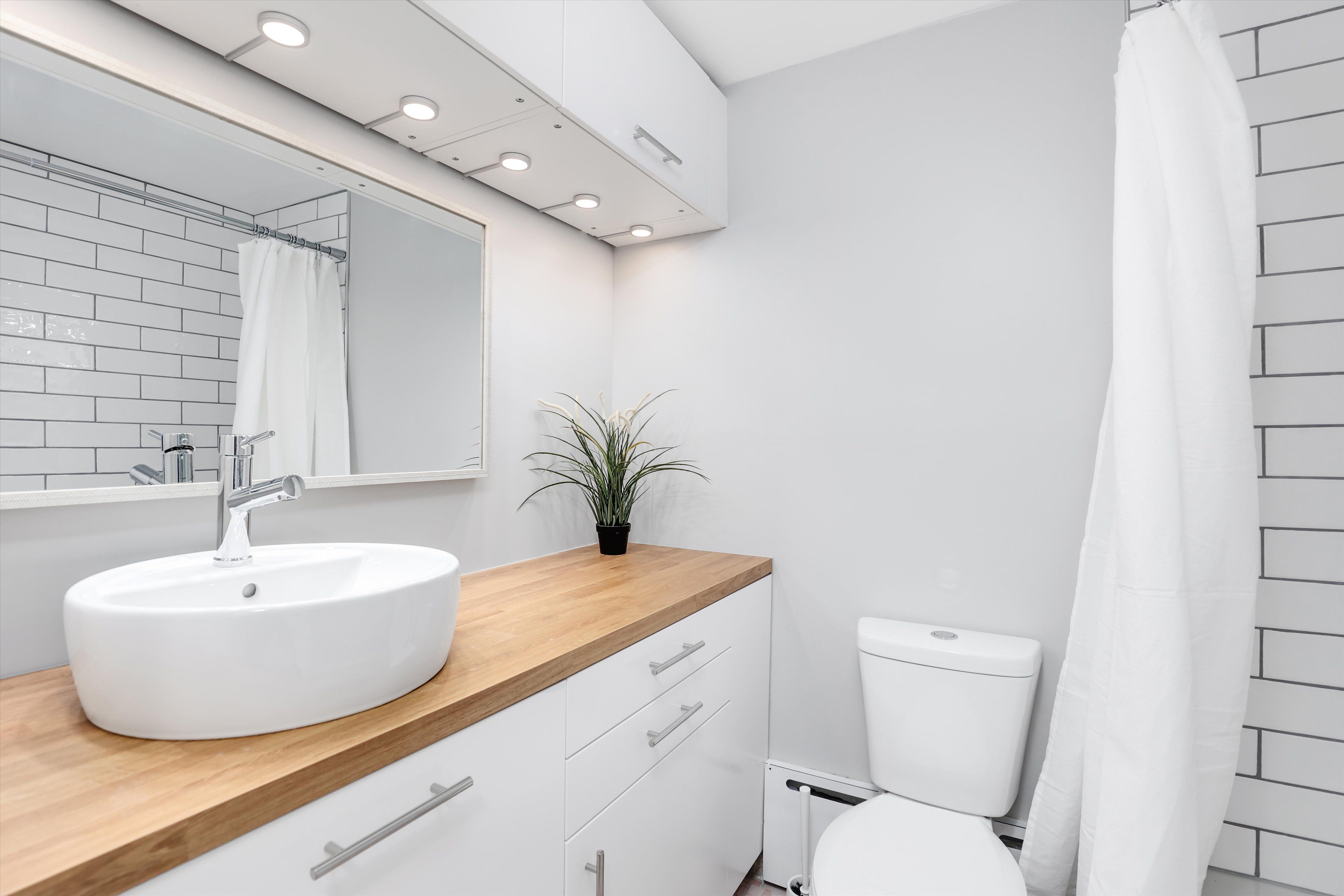 8300 E JEFFERSON Avenue 203