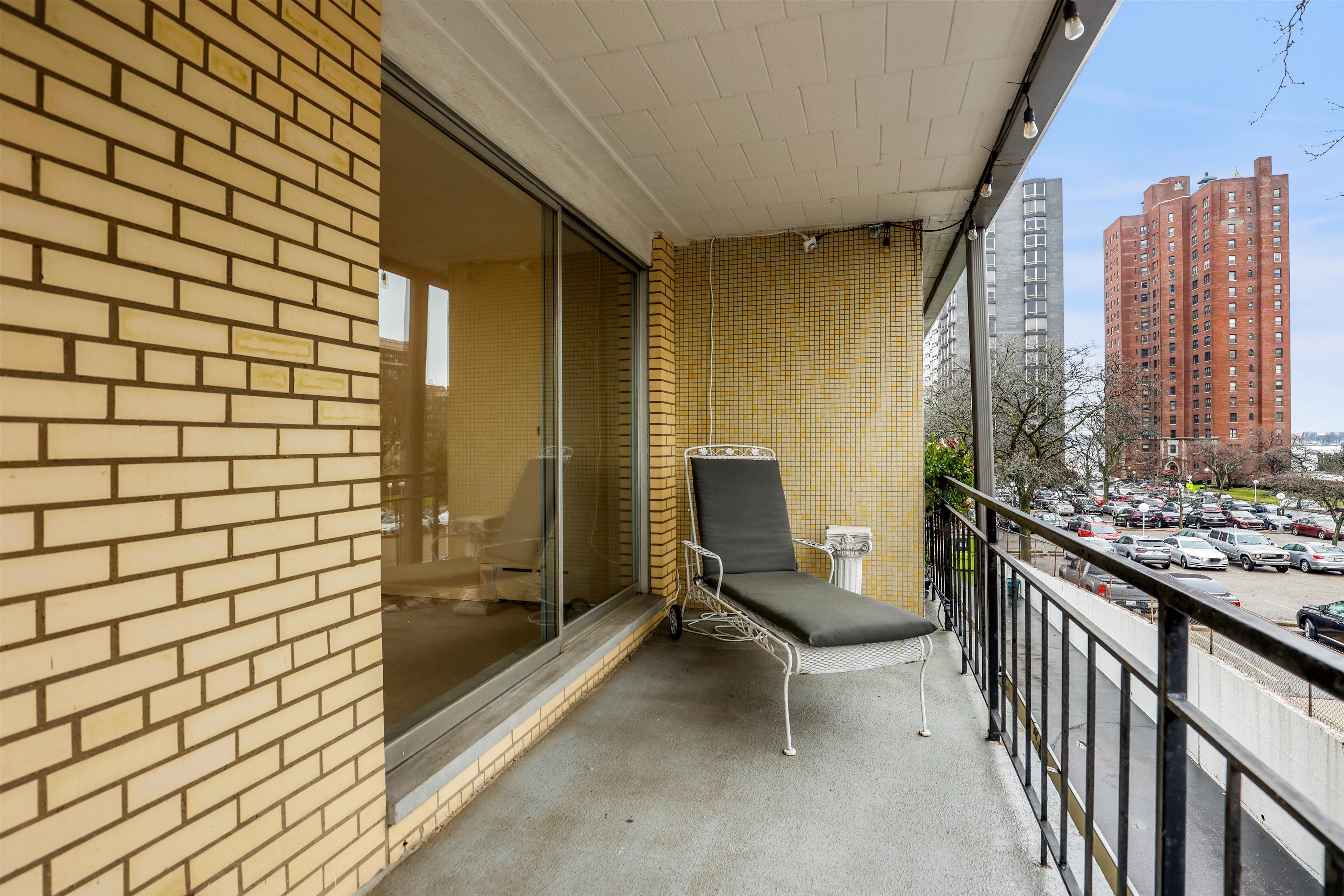 8300 E JEFFERSON Avenue 203