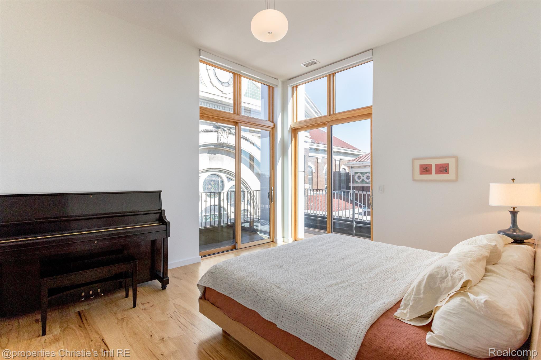 1454 TOWNSEND Street 403