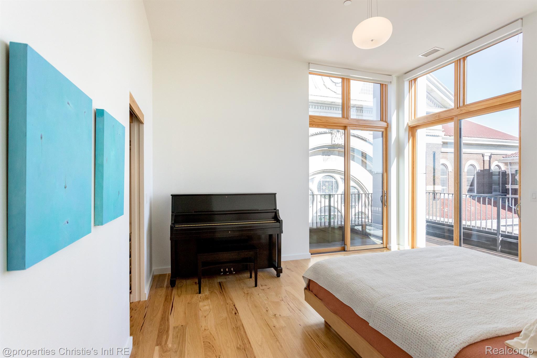 1454 TOWNSEND Street 403