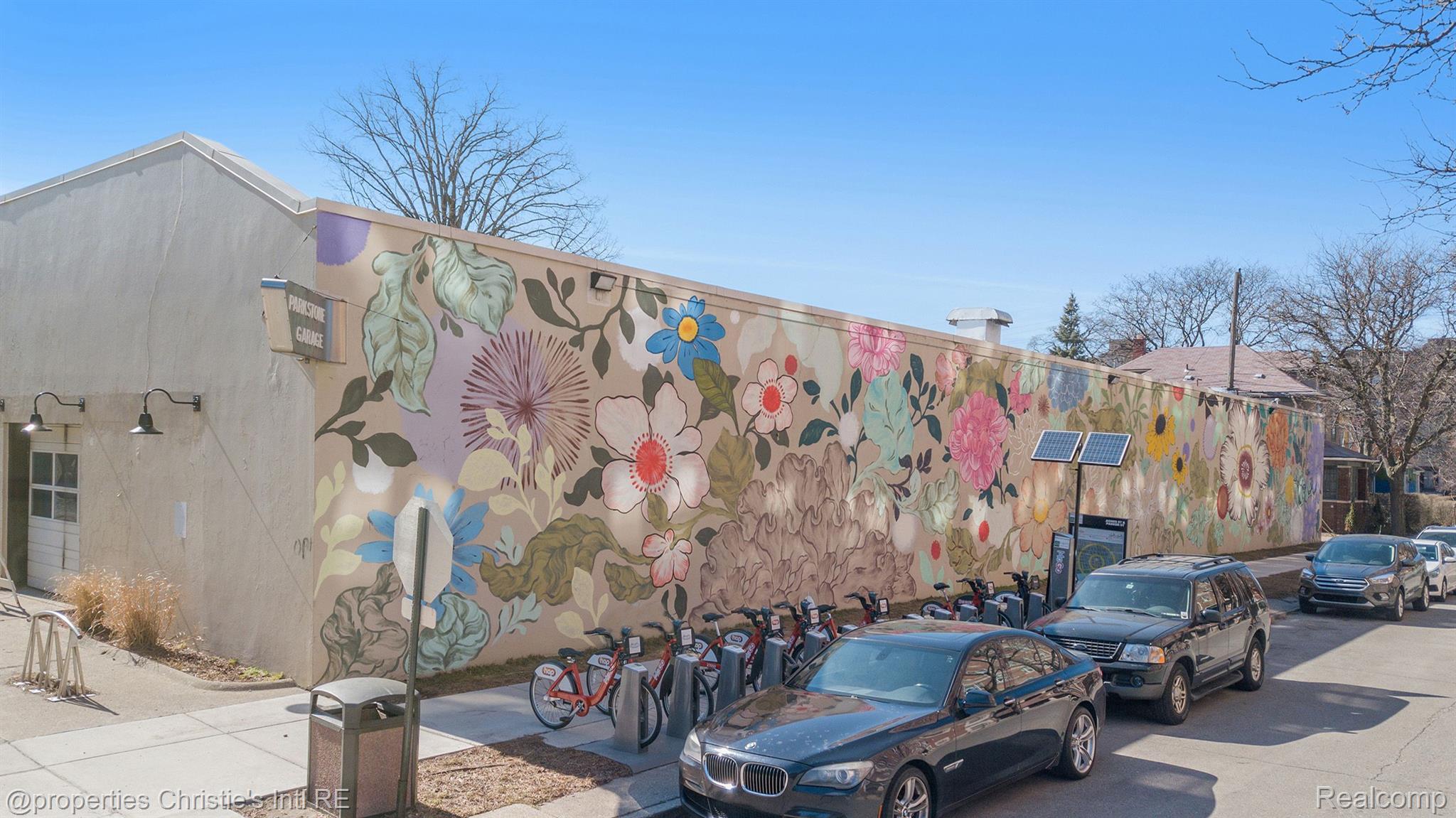 1400 VAN DYKE Street 305