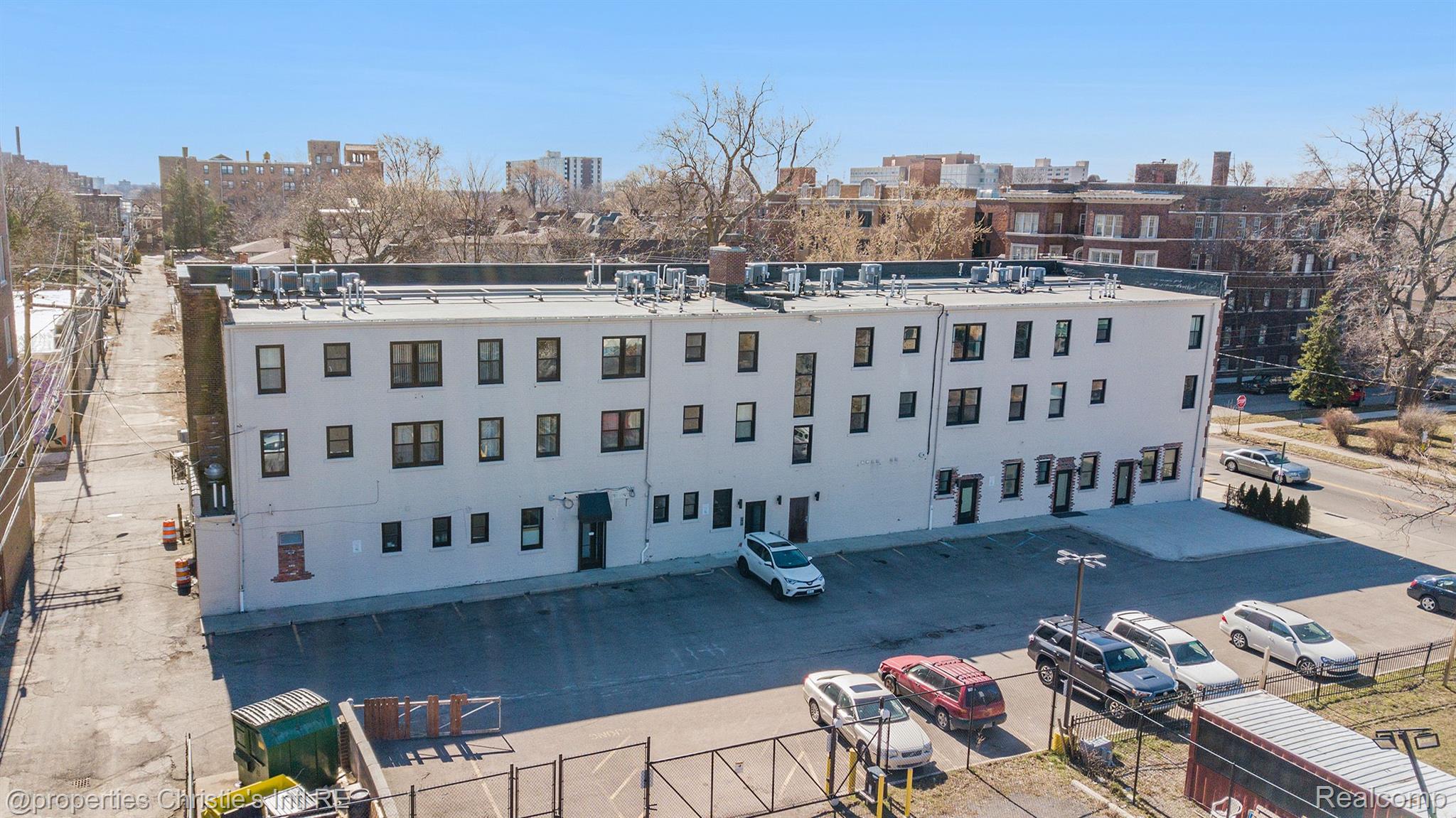 1400 VAN DYKE Street 305