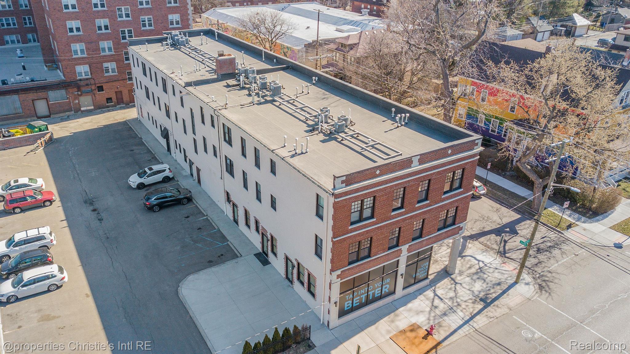 1400 VAN DYKE Street 305