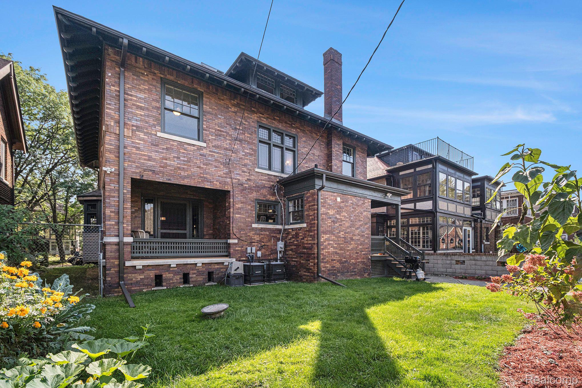 140 LONGFELLOW Street