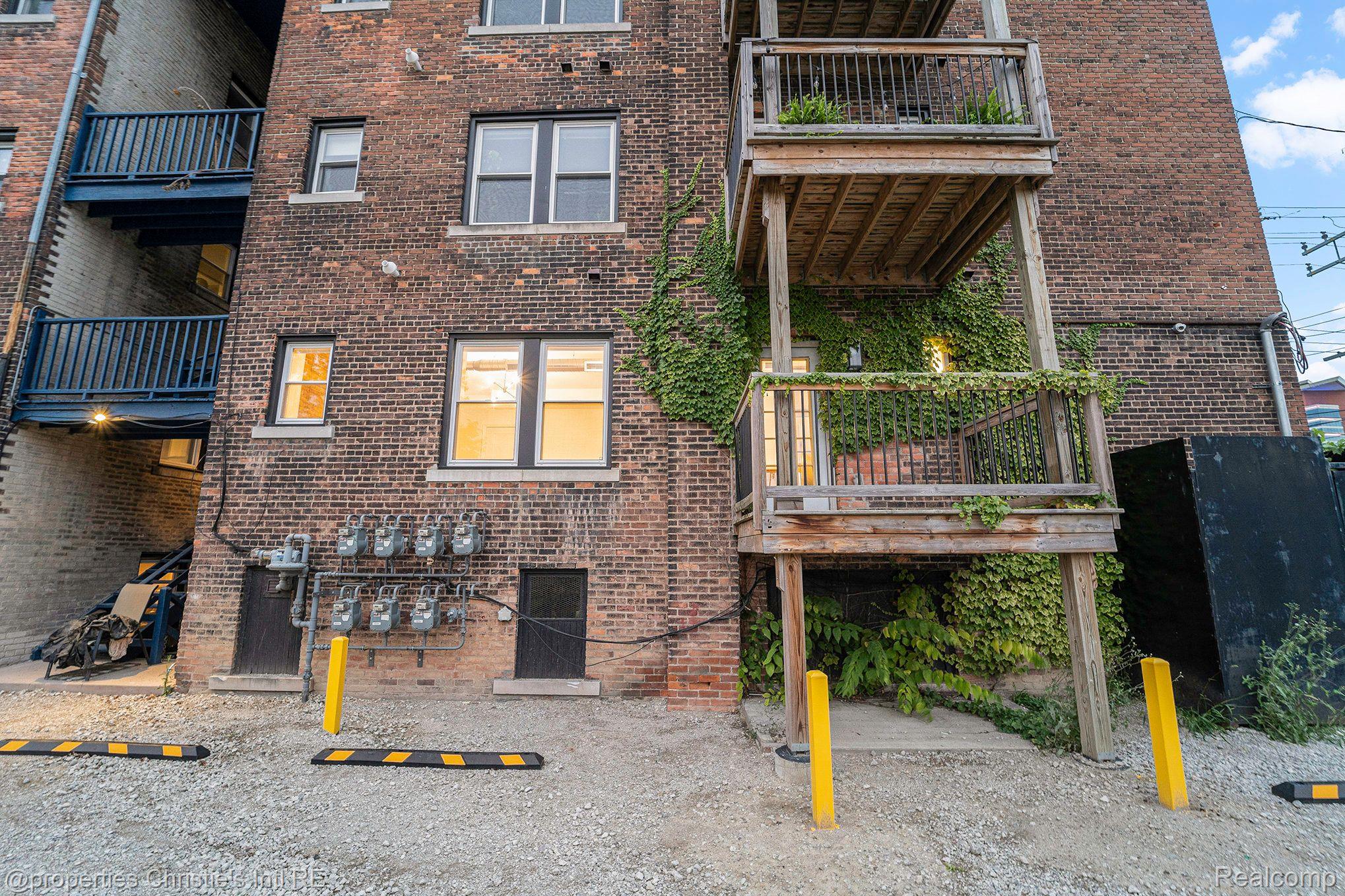 1533 ASH Street # 102