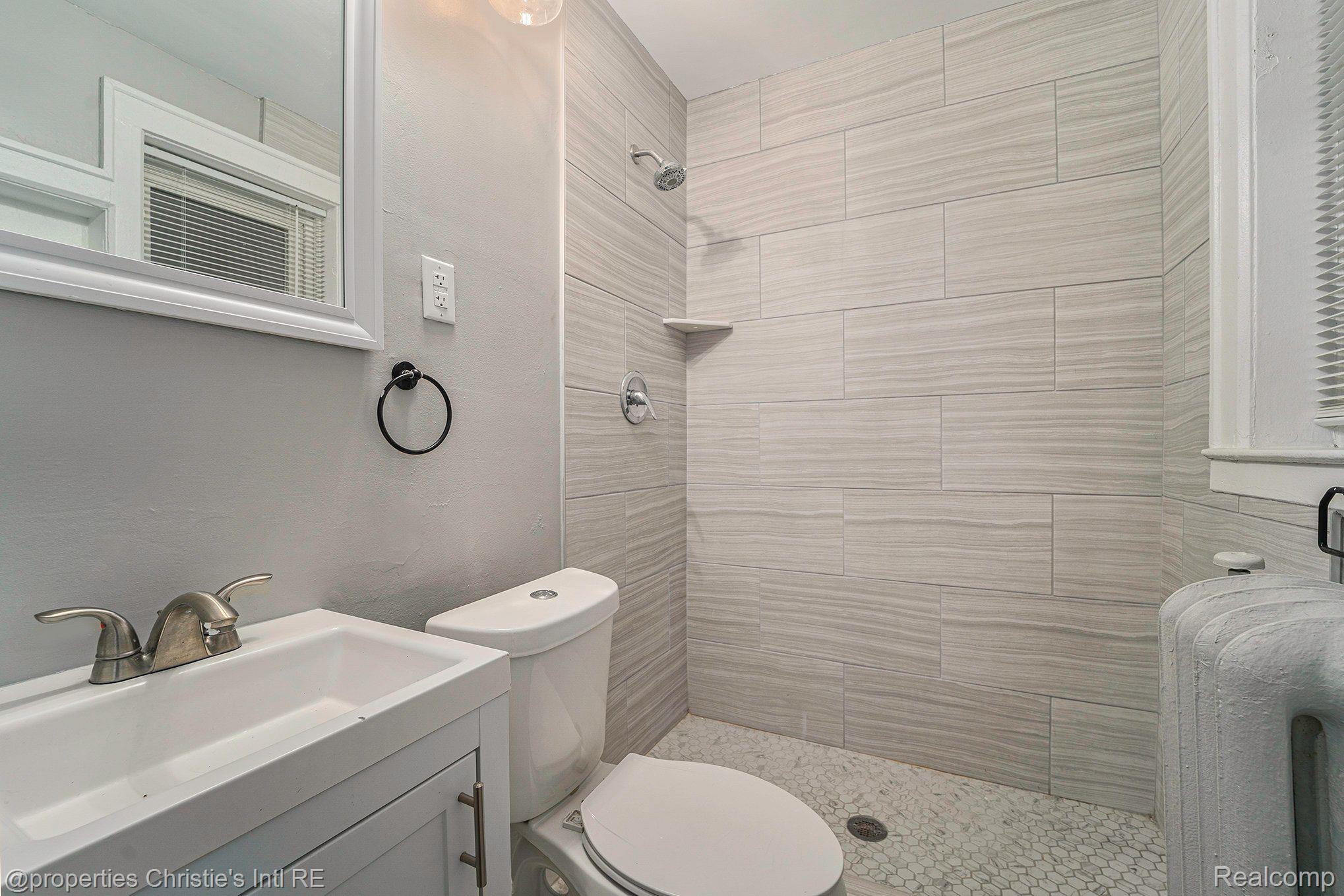 1533 ASH Street # 102