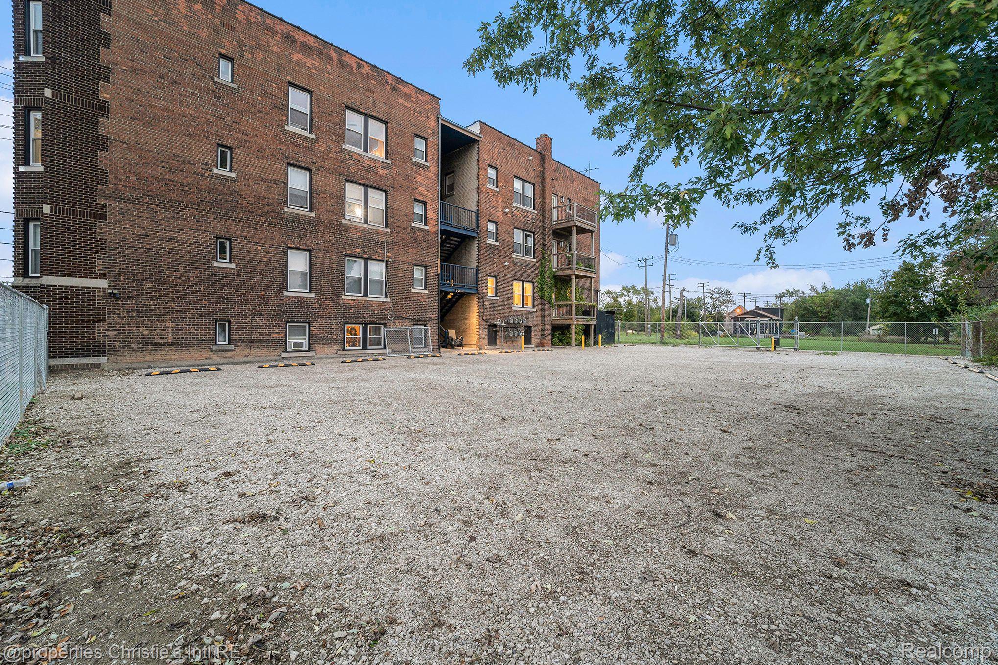 1533 ASH Street # 102