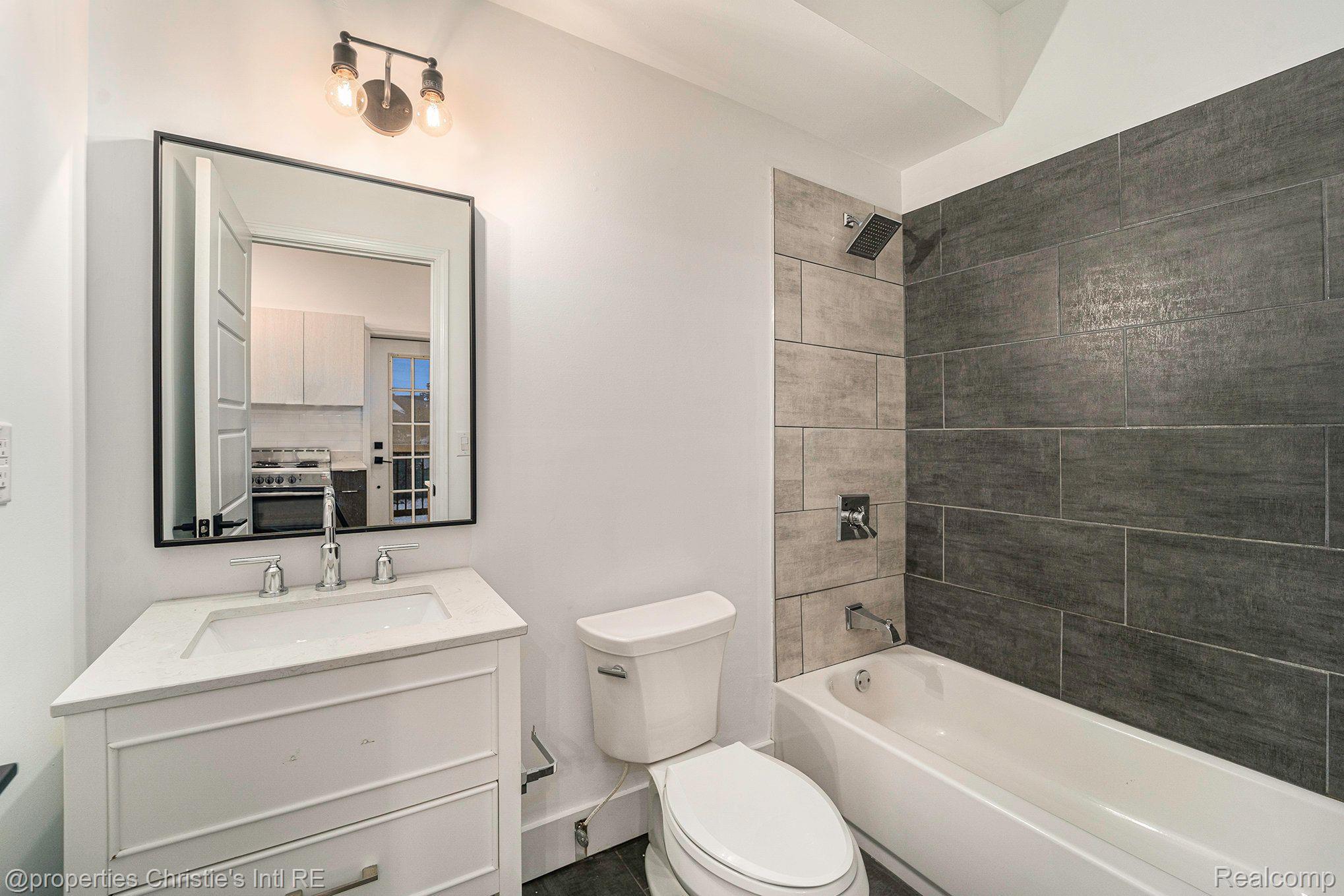 1533 ASH Street # 102