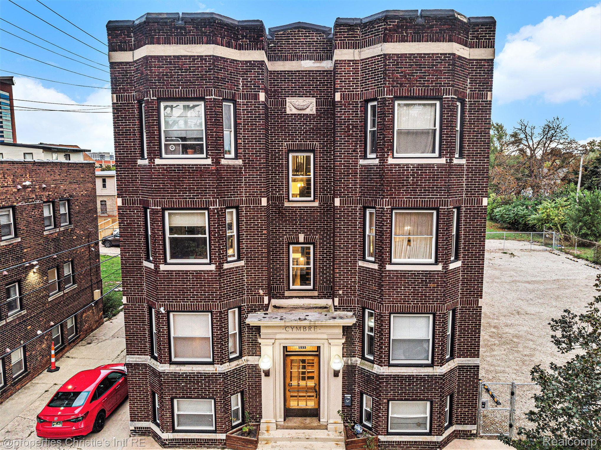 1533 ASH Street # 102