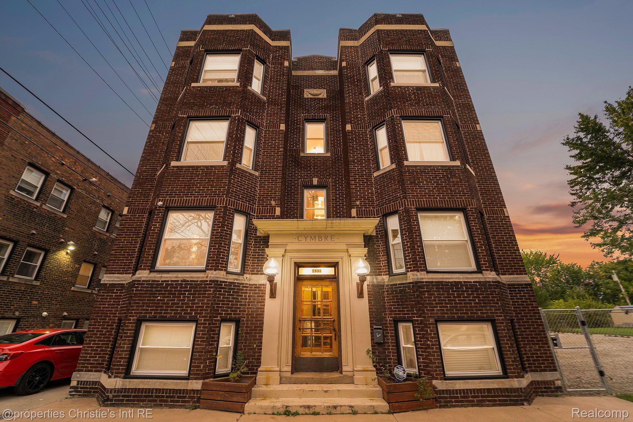 1533 ASH Street # 102