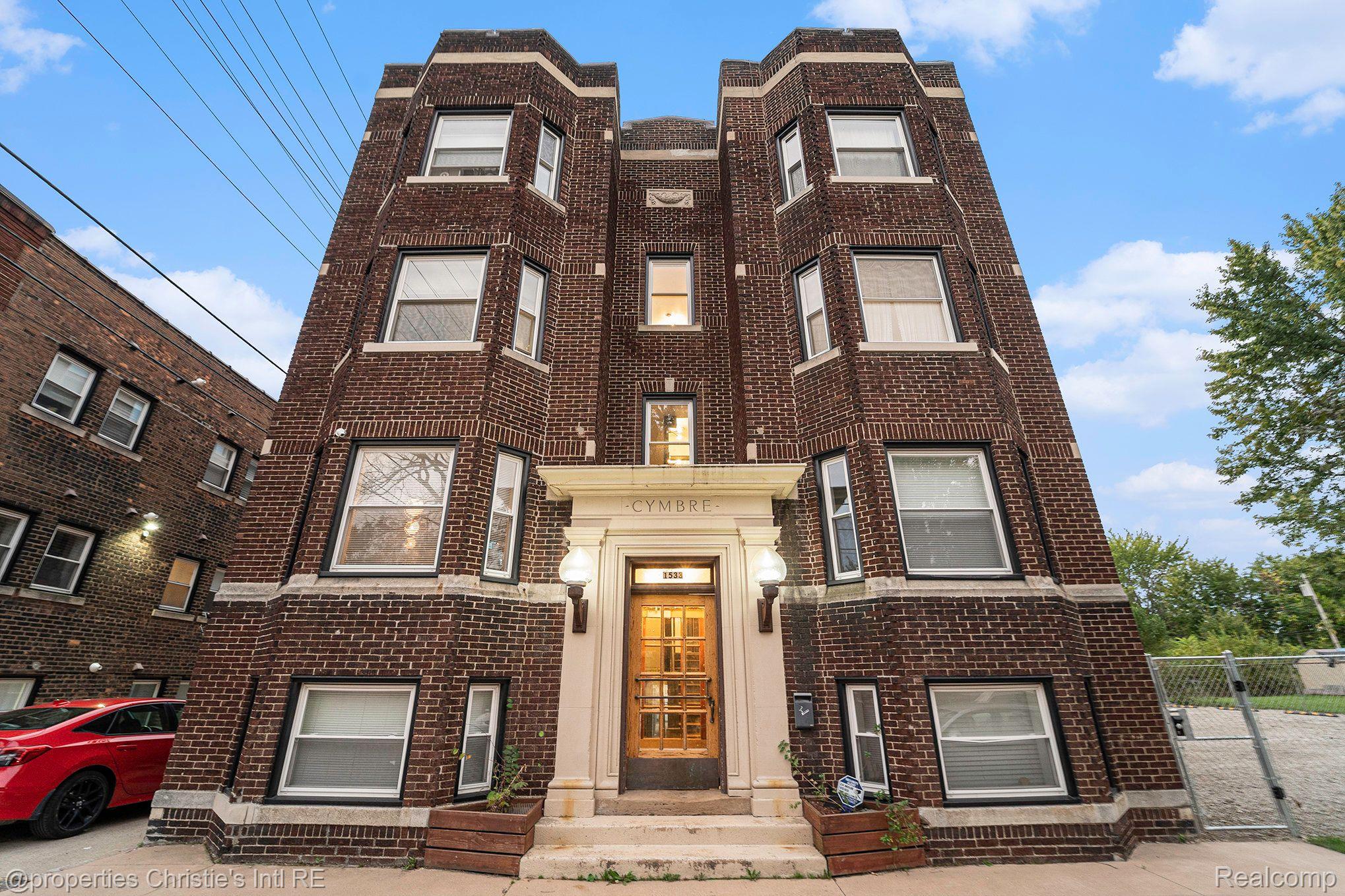 1533 ASH Street # 102