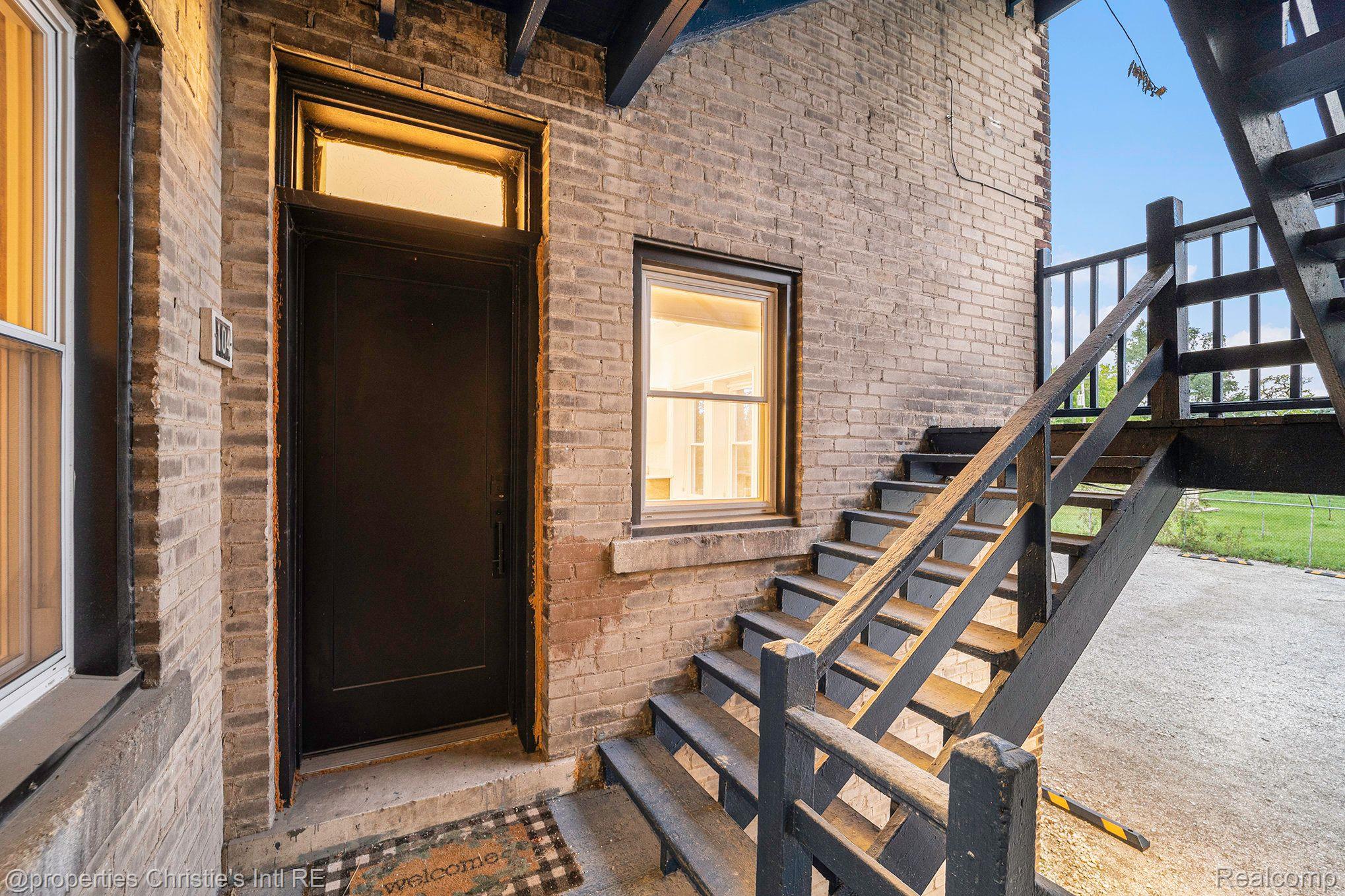 1533 ASH Street # 102