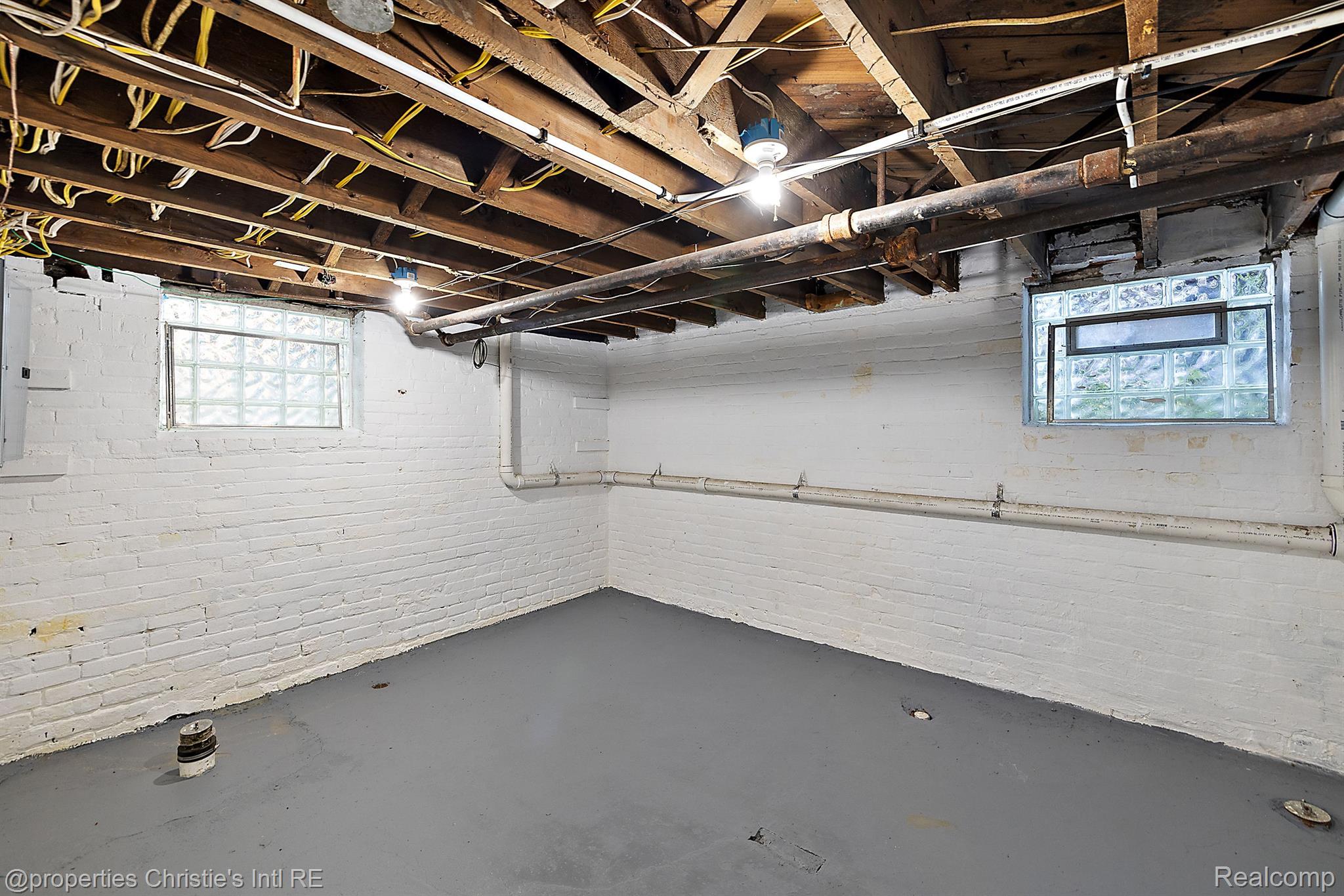 1495 SEYBURN Street