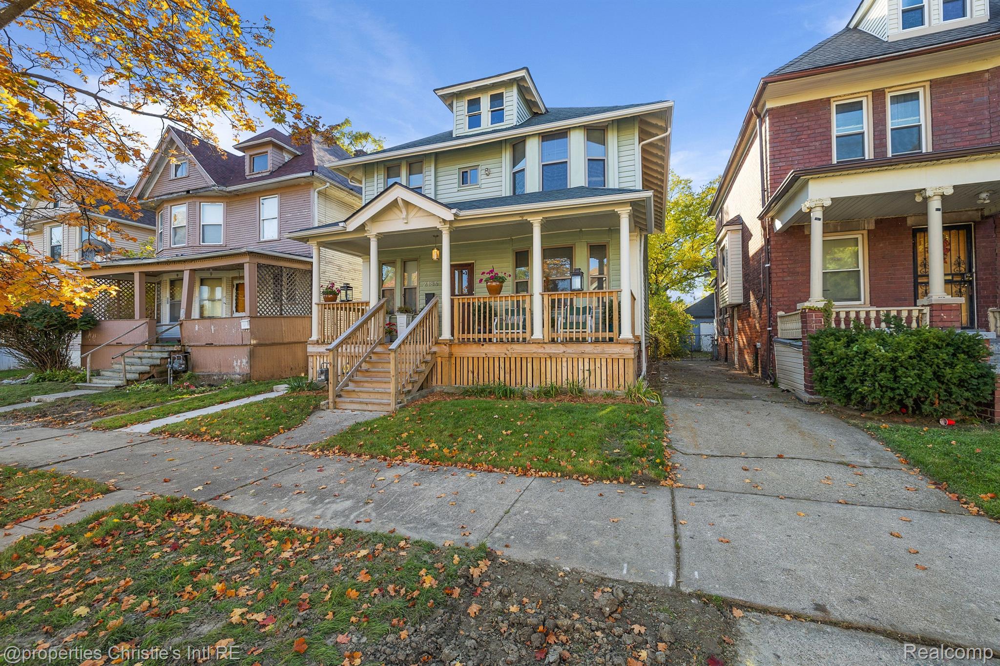 2185 HELEN Street