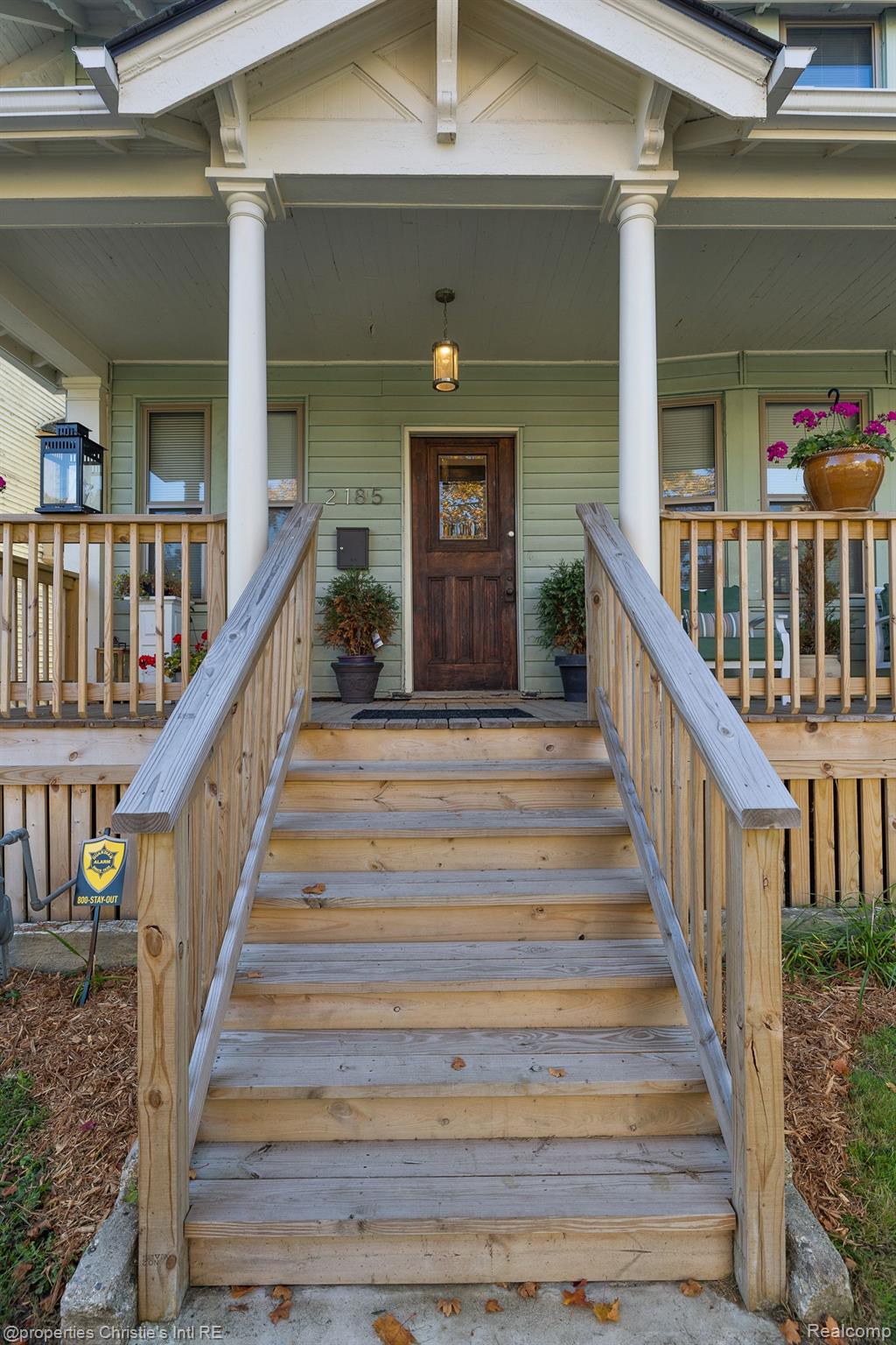 2185 HELEN Street