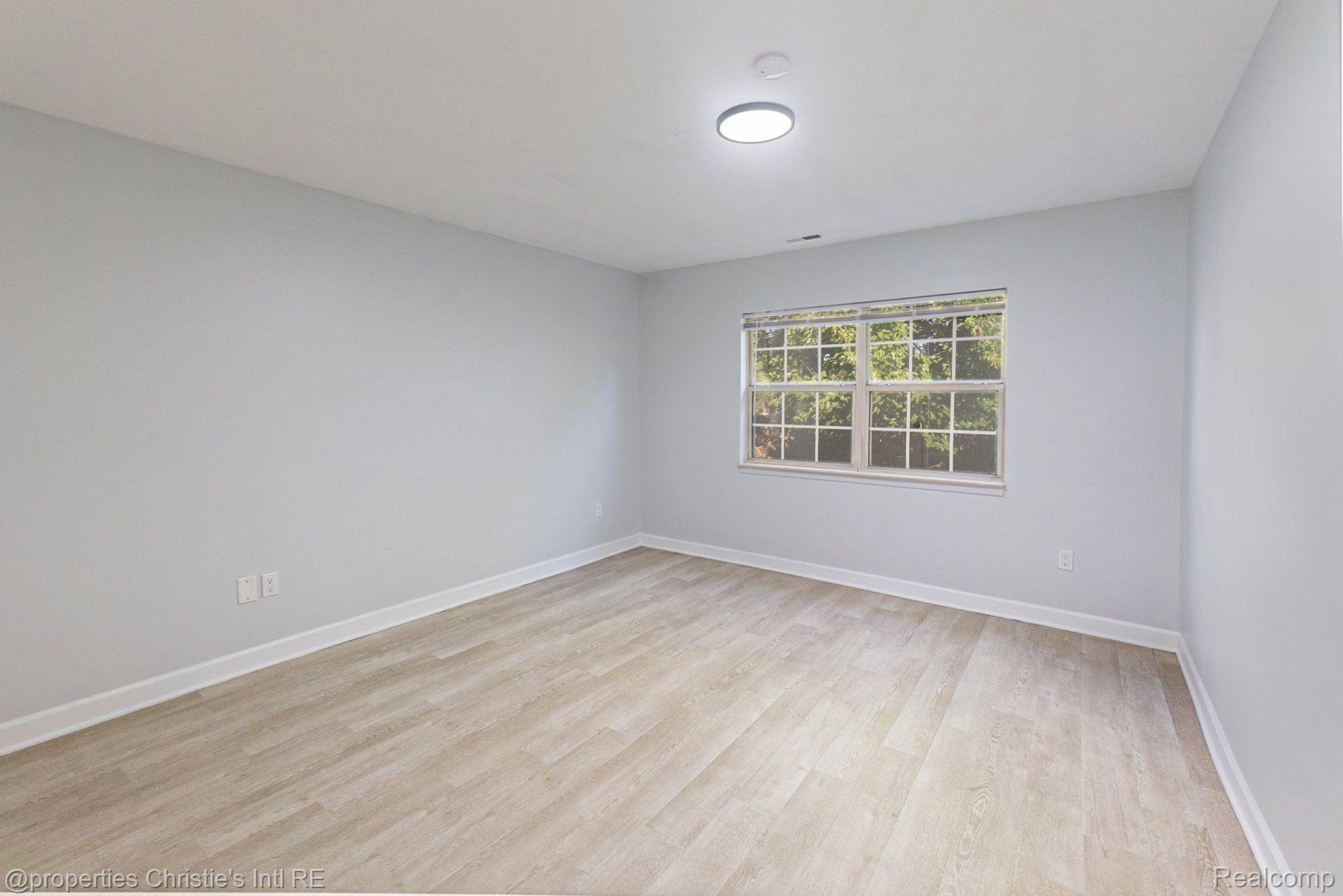 4434 TRUMBULL Street 9