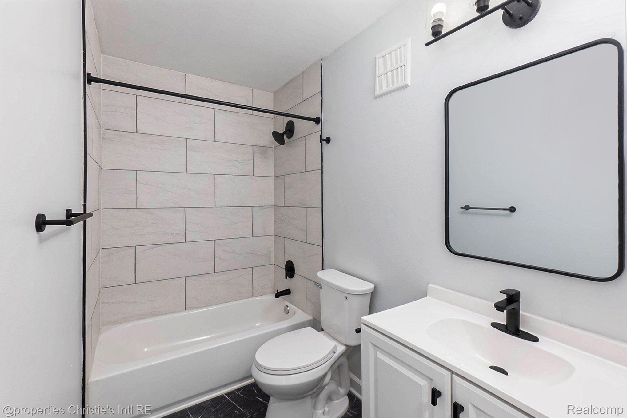 4434 TRUMBULL Street 9