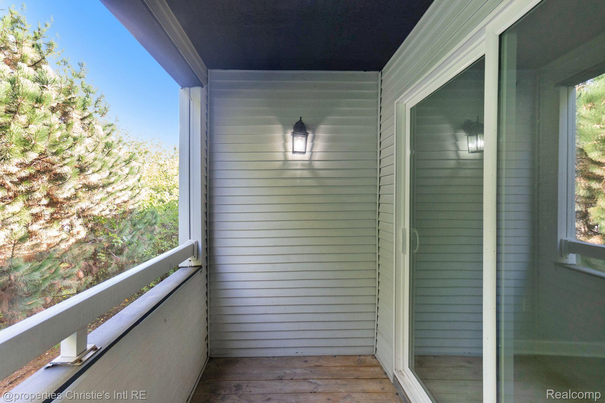 4434 TRUMBULL Street 11