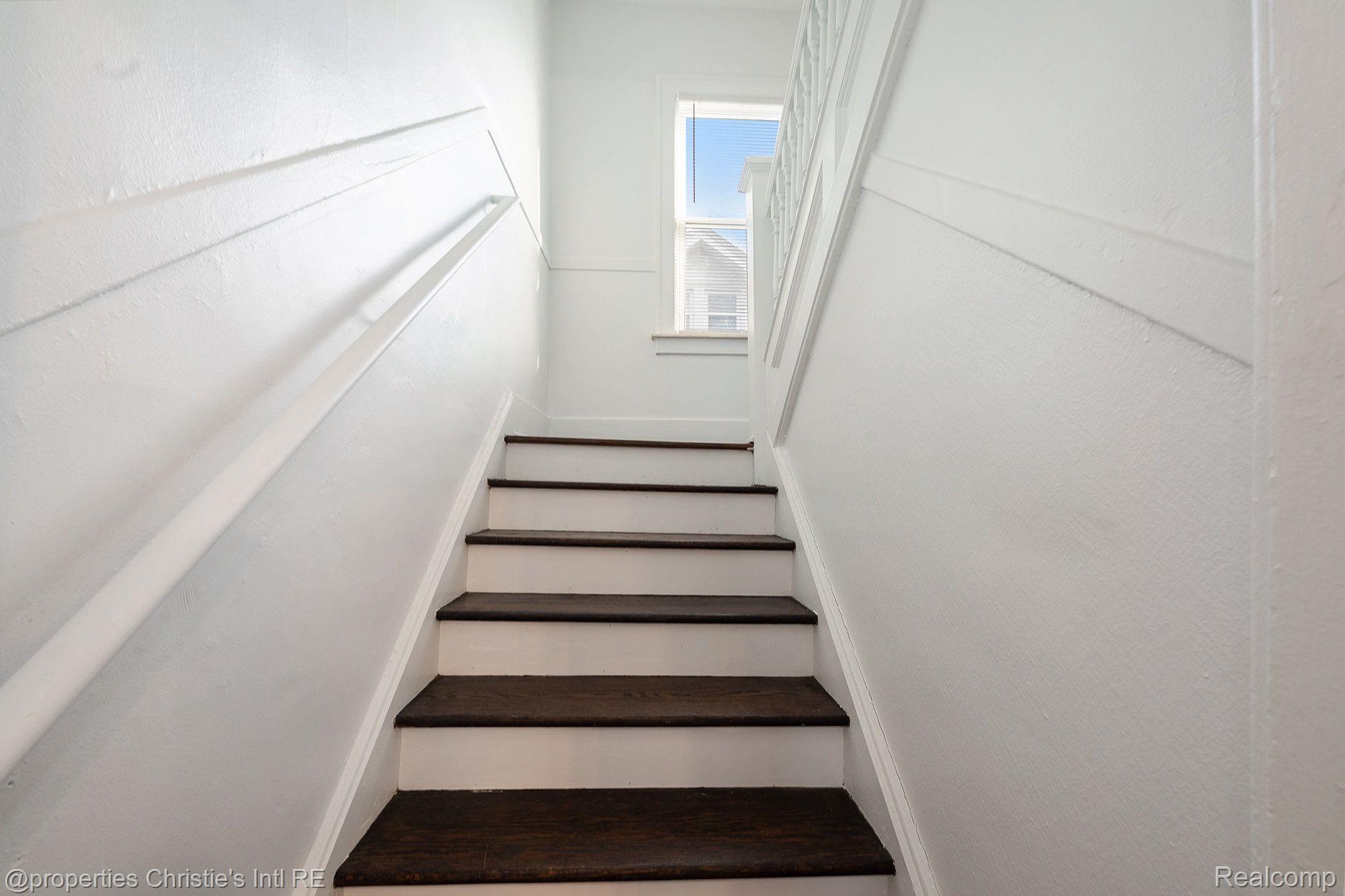 495 CHALMERS Street