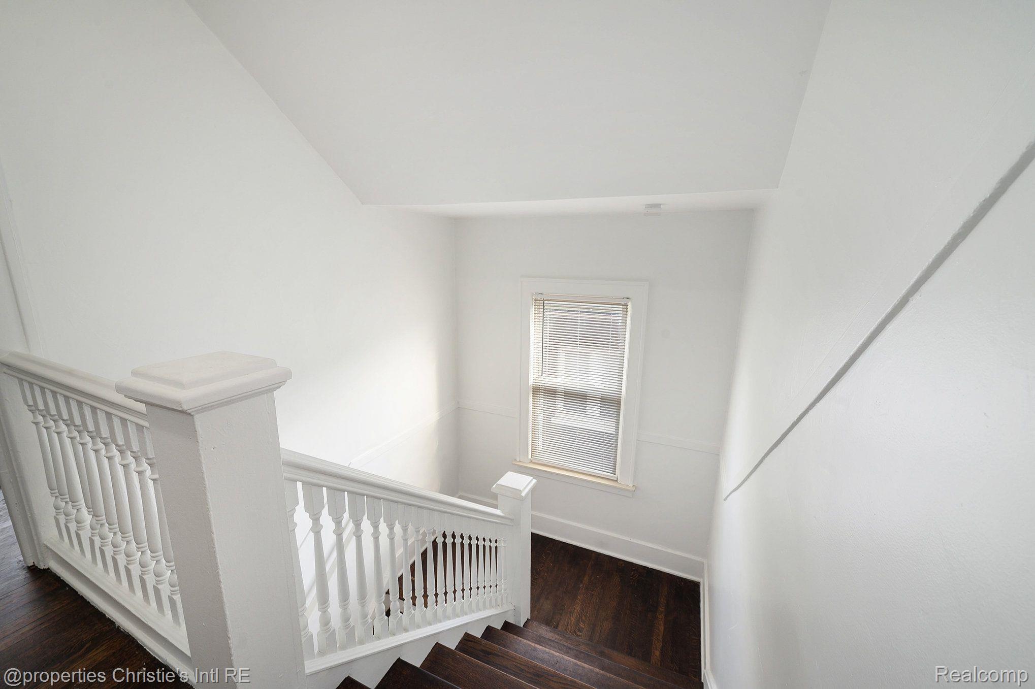 495 CHALMERS Street