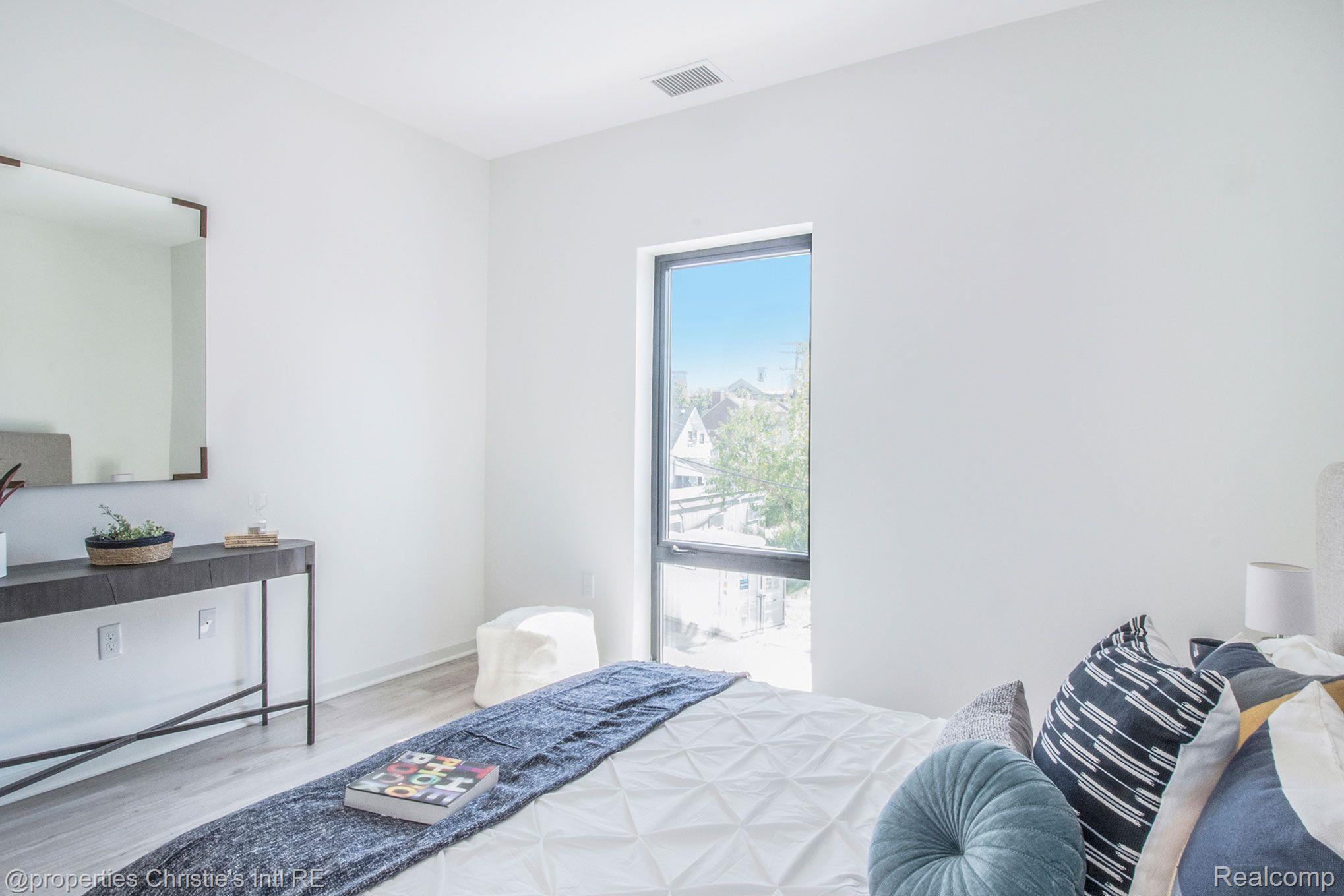 7410 KERCHEVAL Street 207