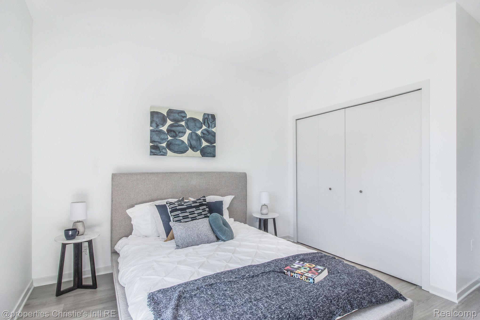 7410 KERCHEVAL Street 207