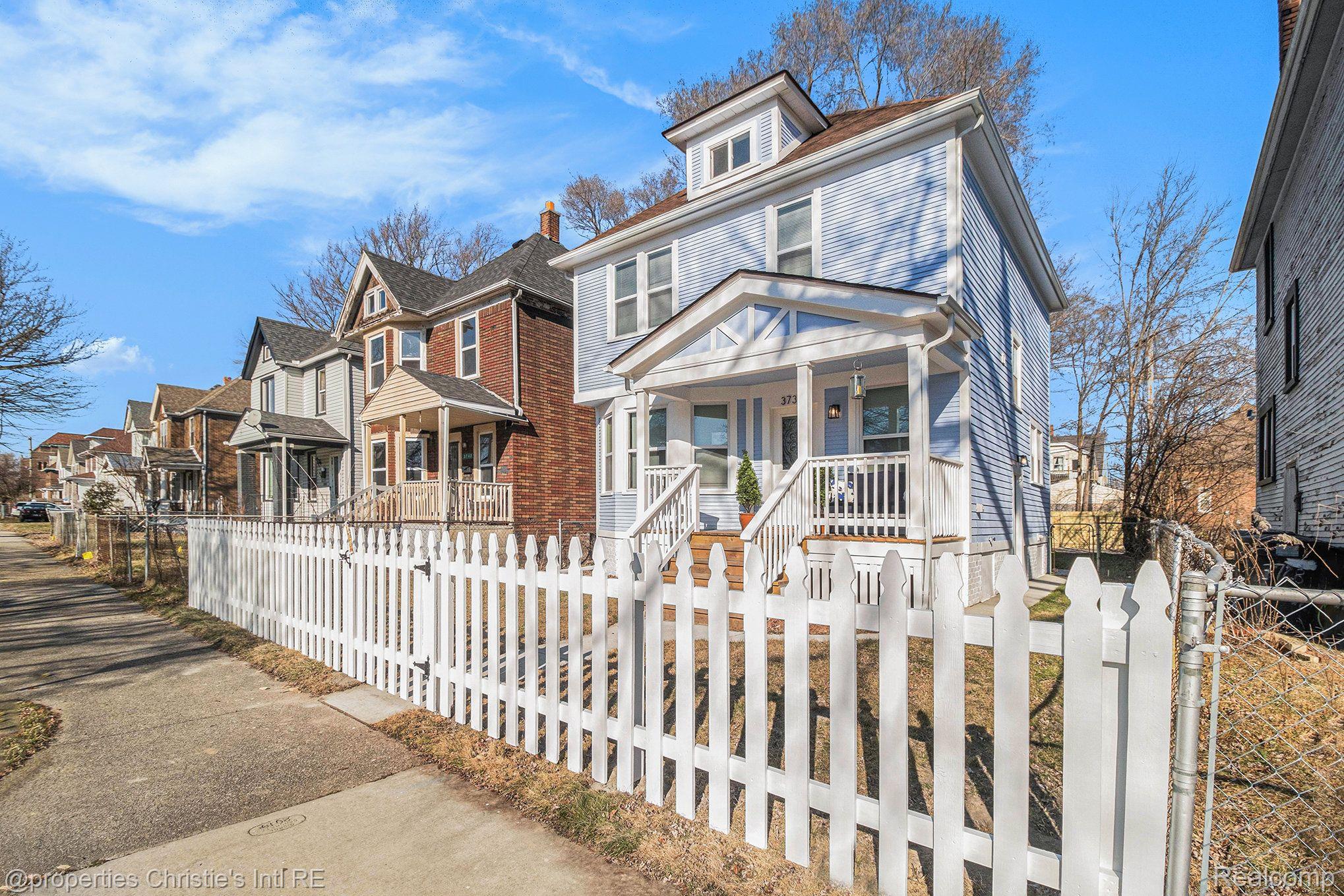 3734 MAXWELL Street