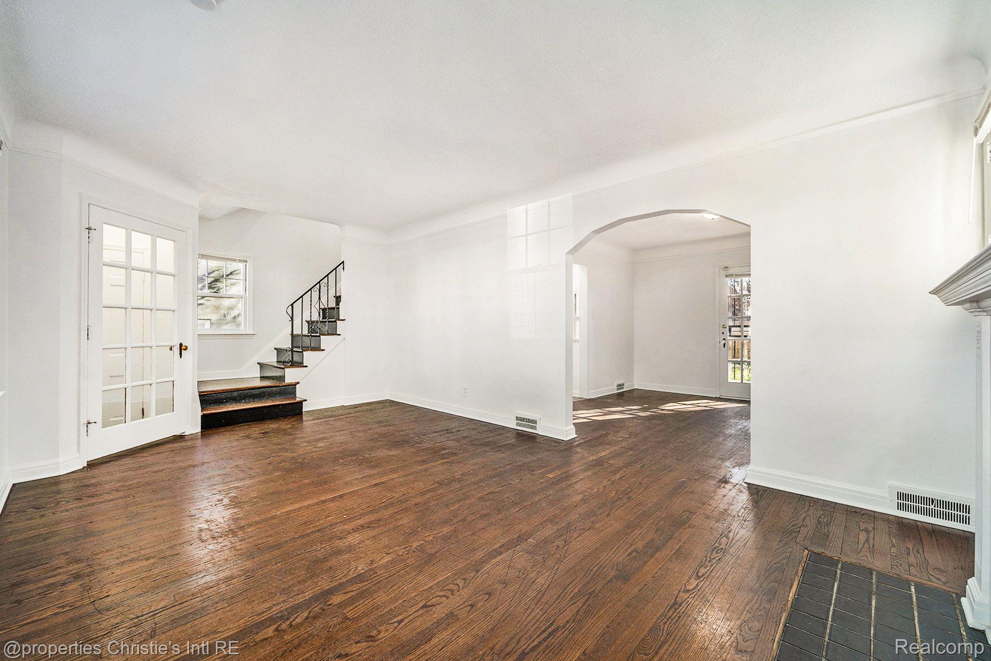 18052 SORRENTO Street