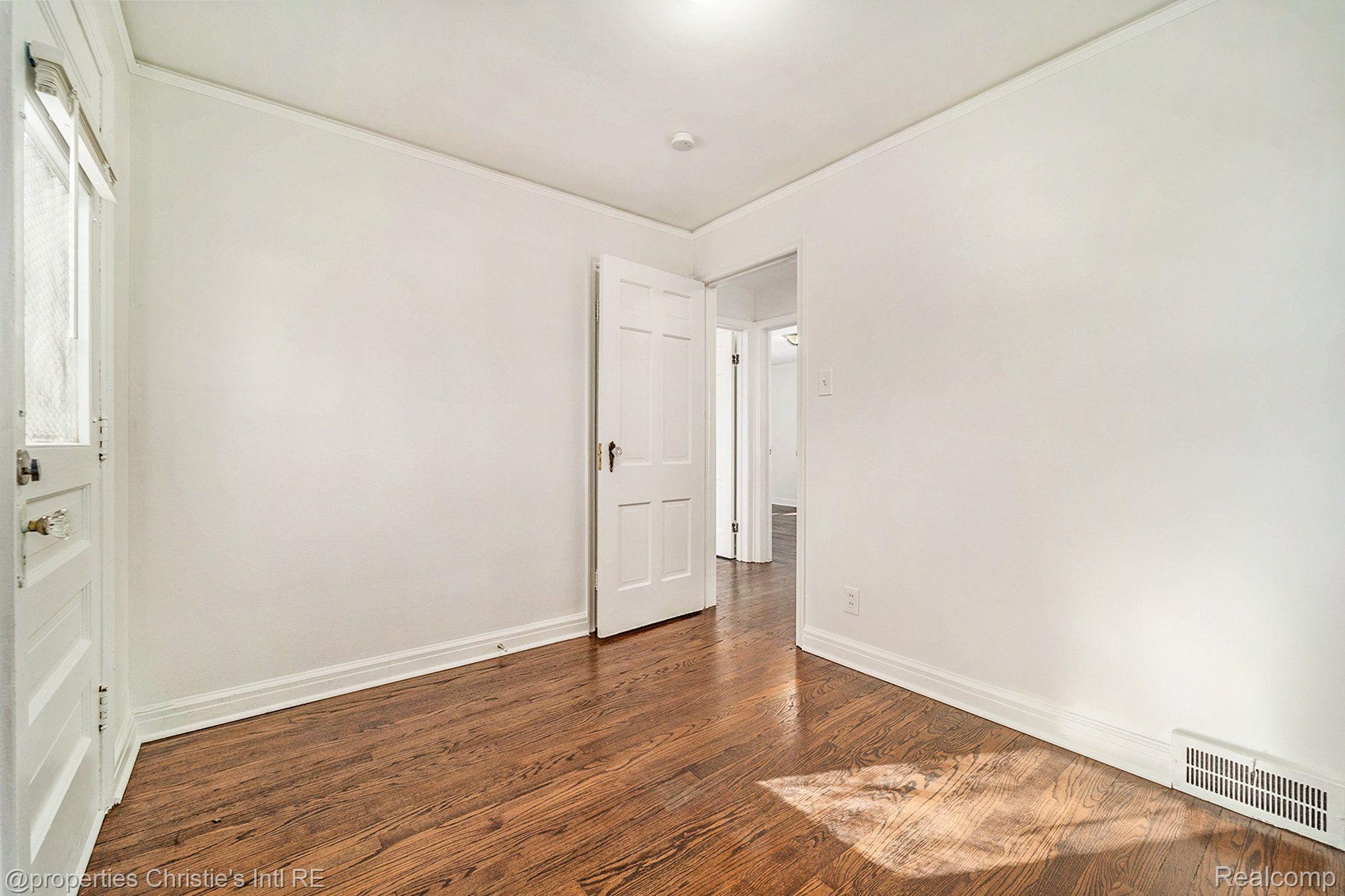 18052 SORRENTO Street
