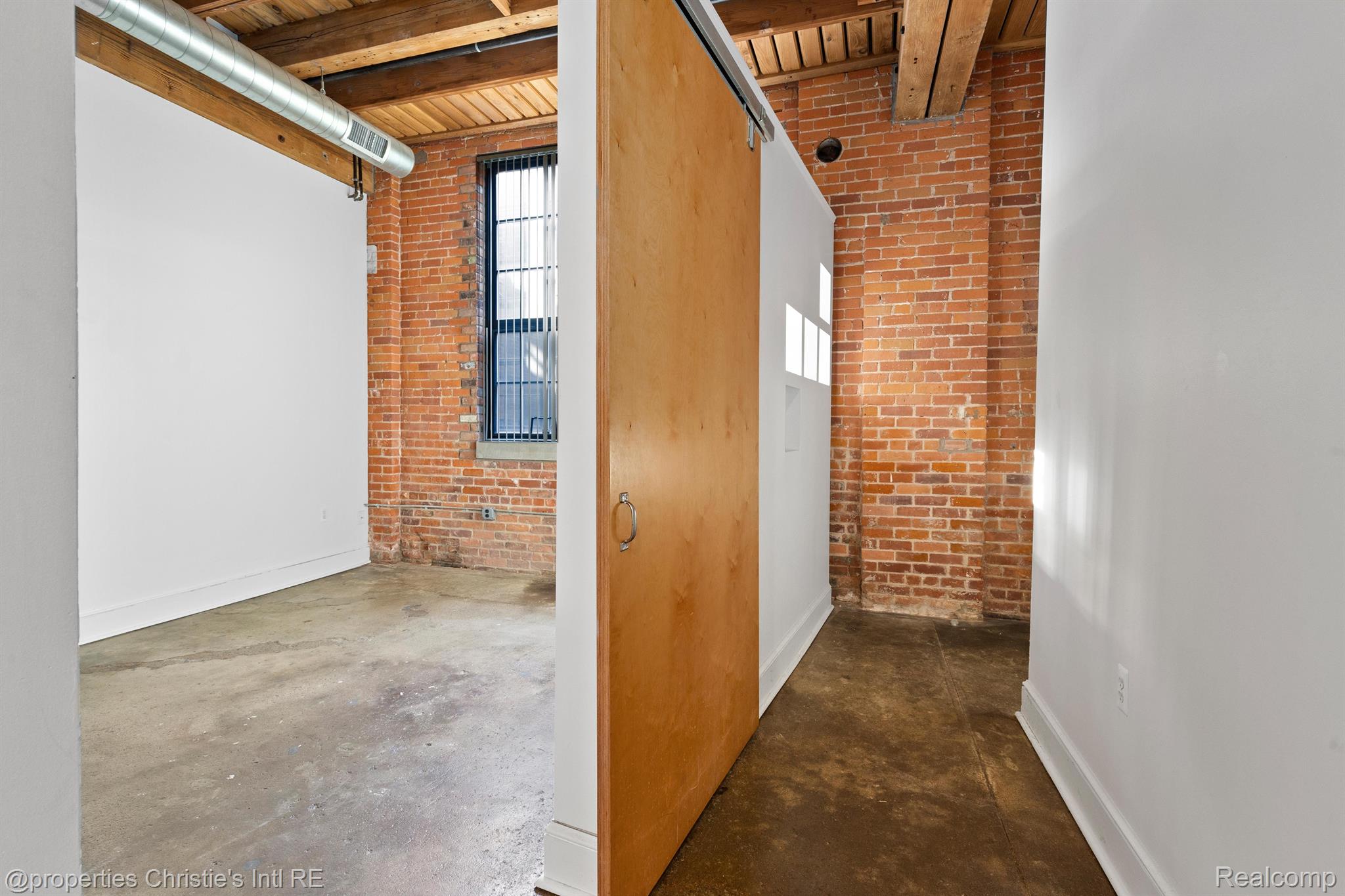 5766 TRUMBULL Street 110