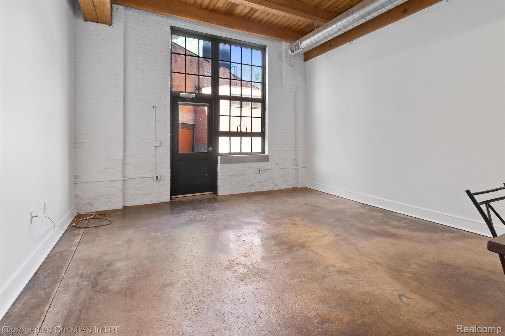 5766 TRUMBULL Street 110