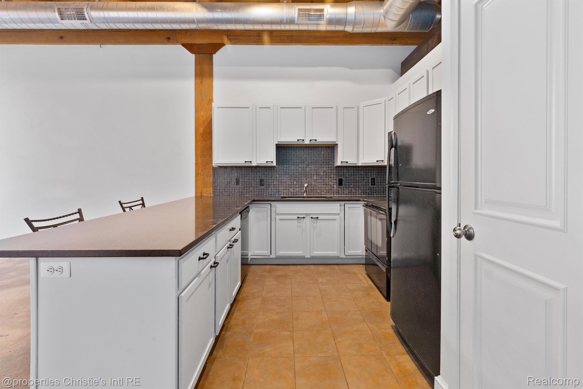 5766 TRUMBULL Street 110