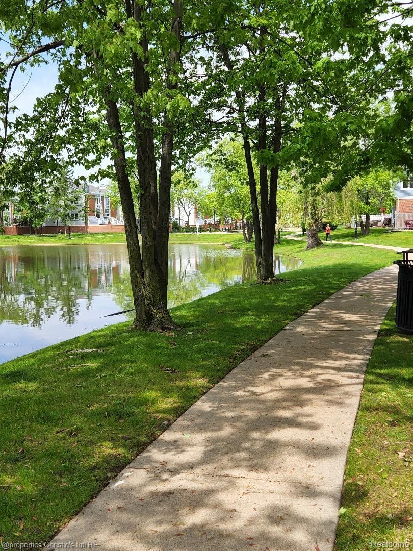 250 E HARBORTOWN Drive 1312