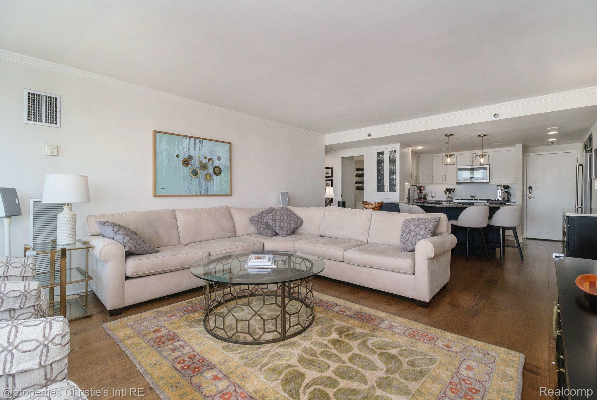 250 E HARBORTOWN Drive 1312
