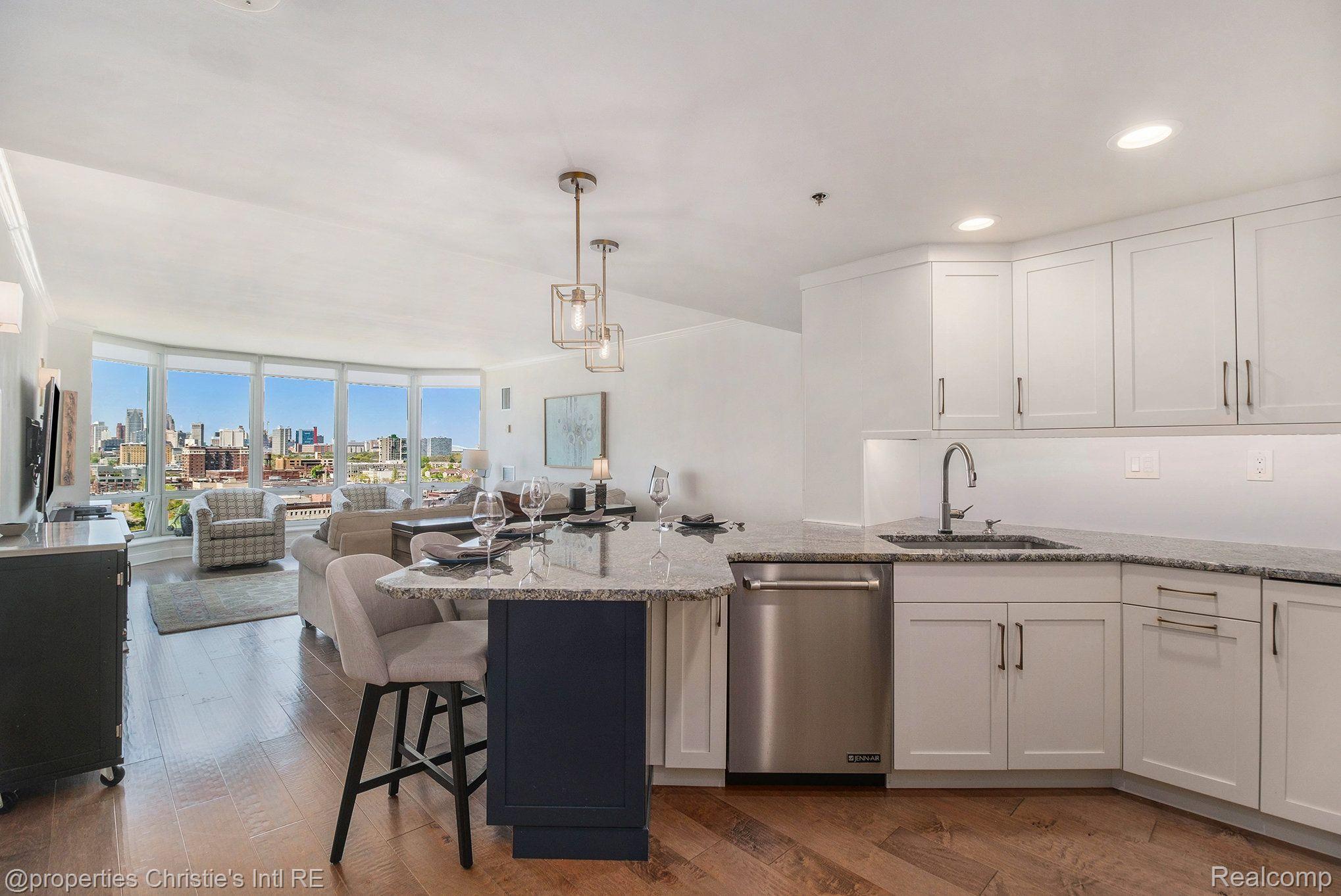 250 E HARBORTOWN Drive 1312