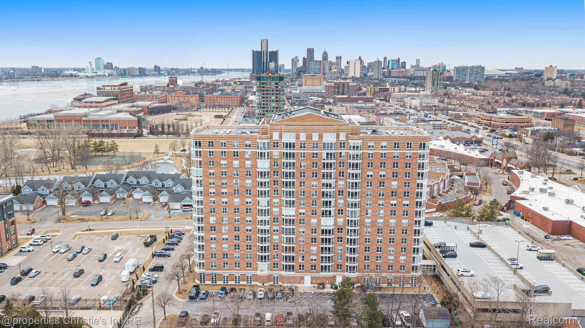 250 E HARBORTOWN Drive 1312