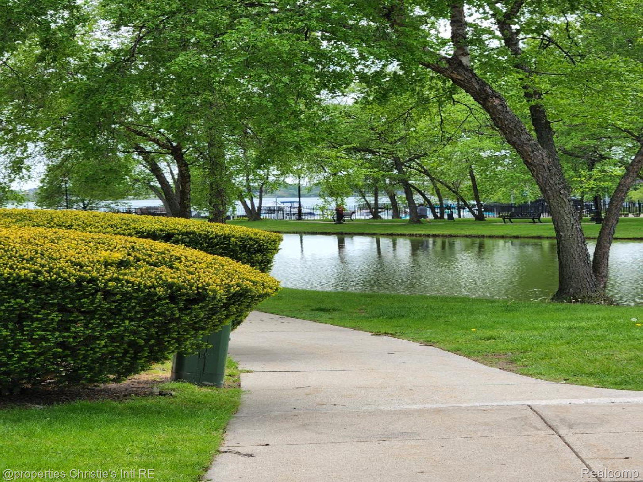 250 E HARBORTOWN Drive 1312