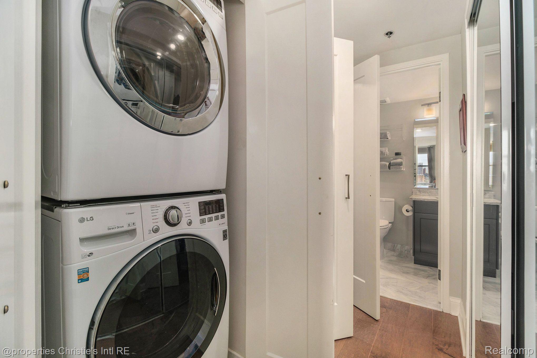 250 E HARBORTOWN Drive 1312