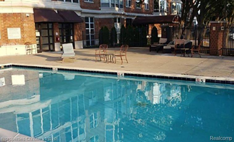 250 E HARBORTOWN Drive 1312