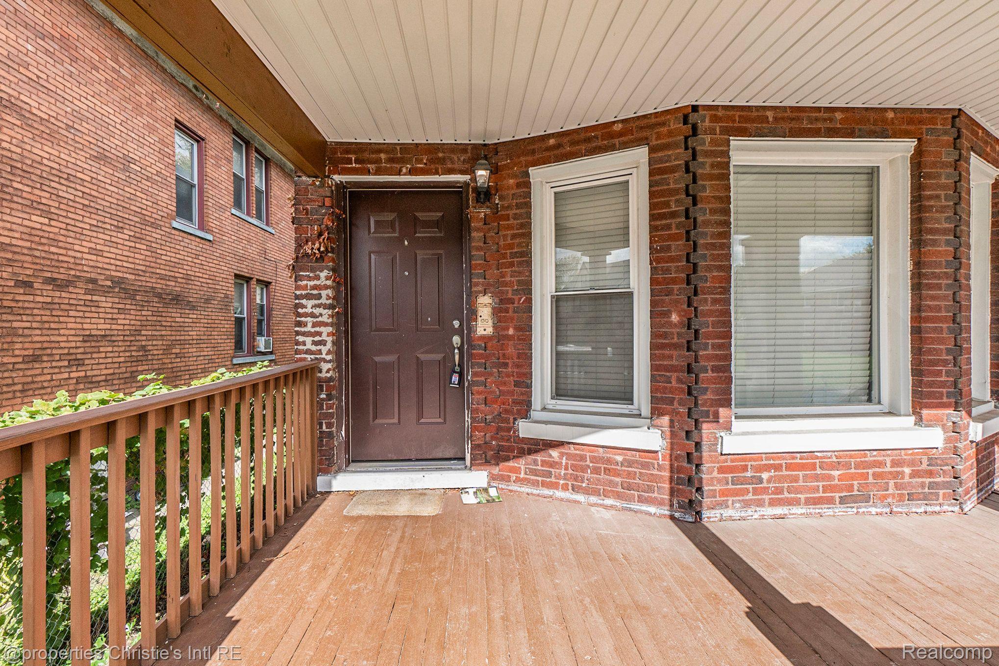595 BELMONT Street