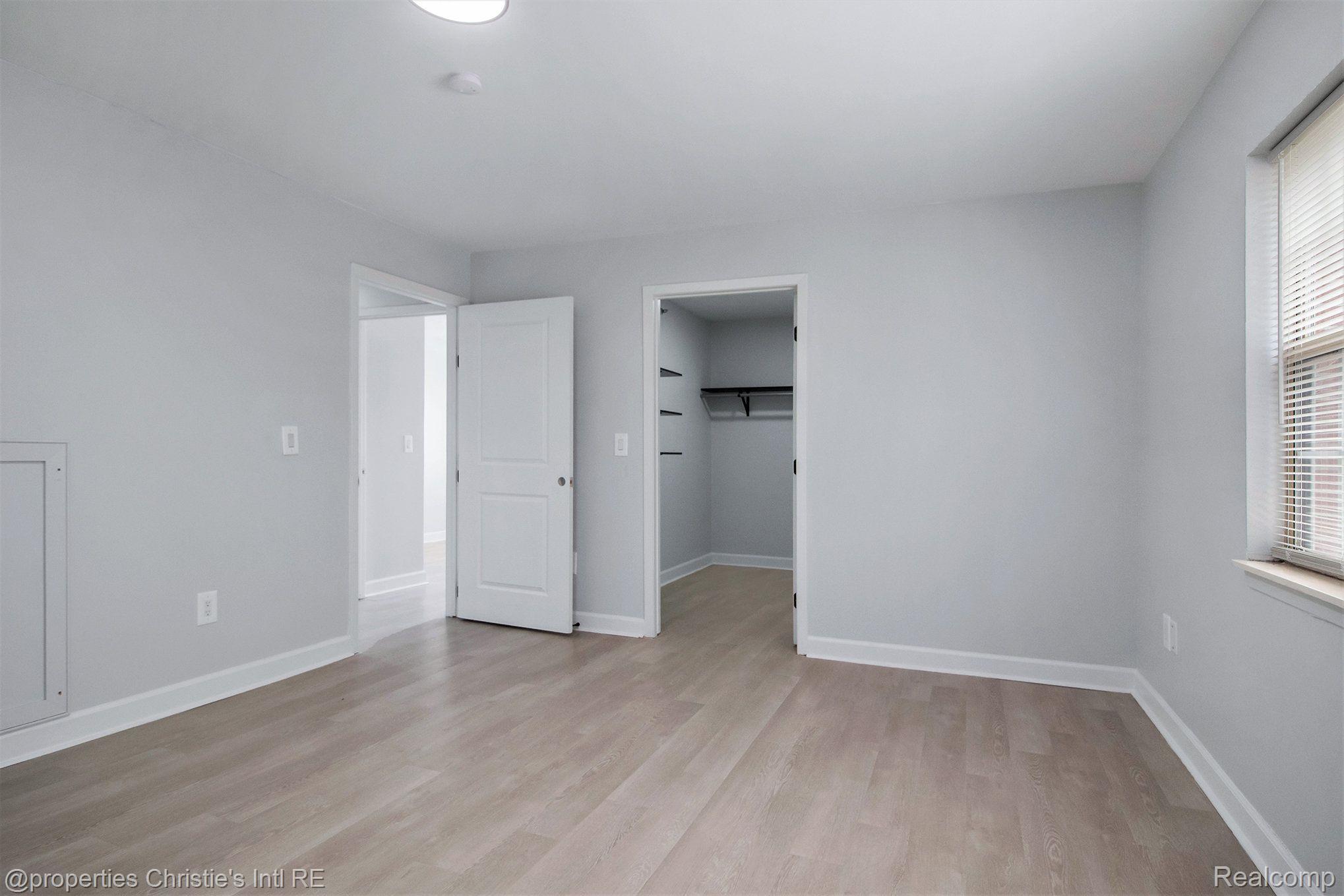 4434 TRUMBULL Street 3