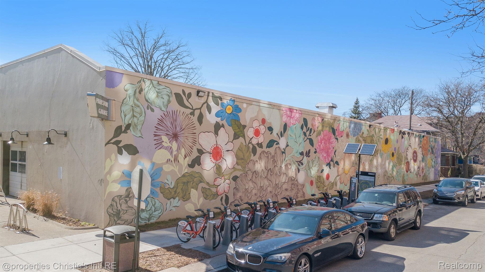 1400 VAN DYKE Street 206