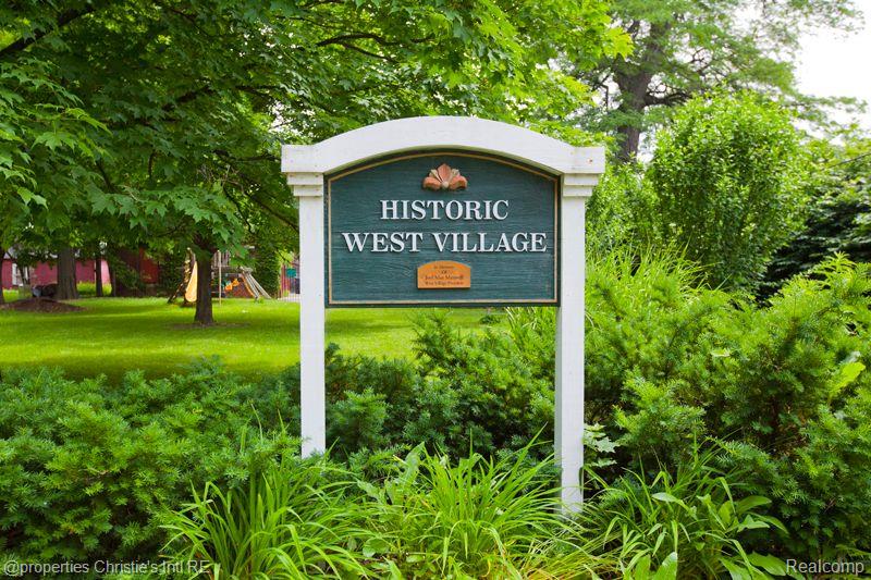 1400 VAN DYKE Street 206