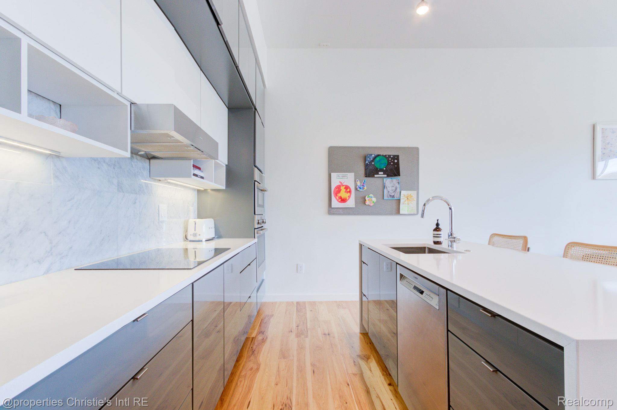 1454 TOWNSEND Street 402