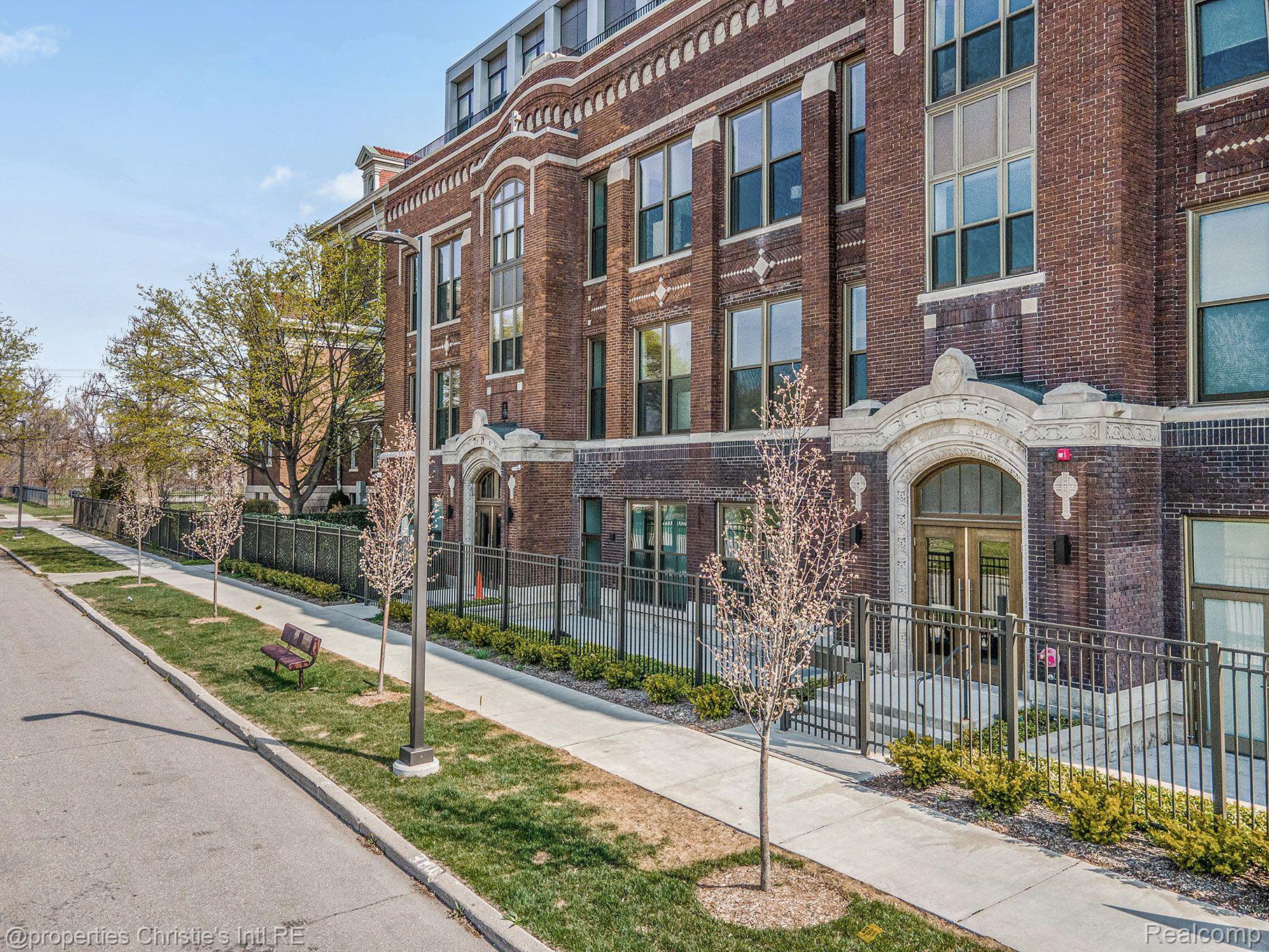 1454 TOWNSEND Street #106