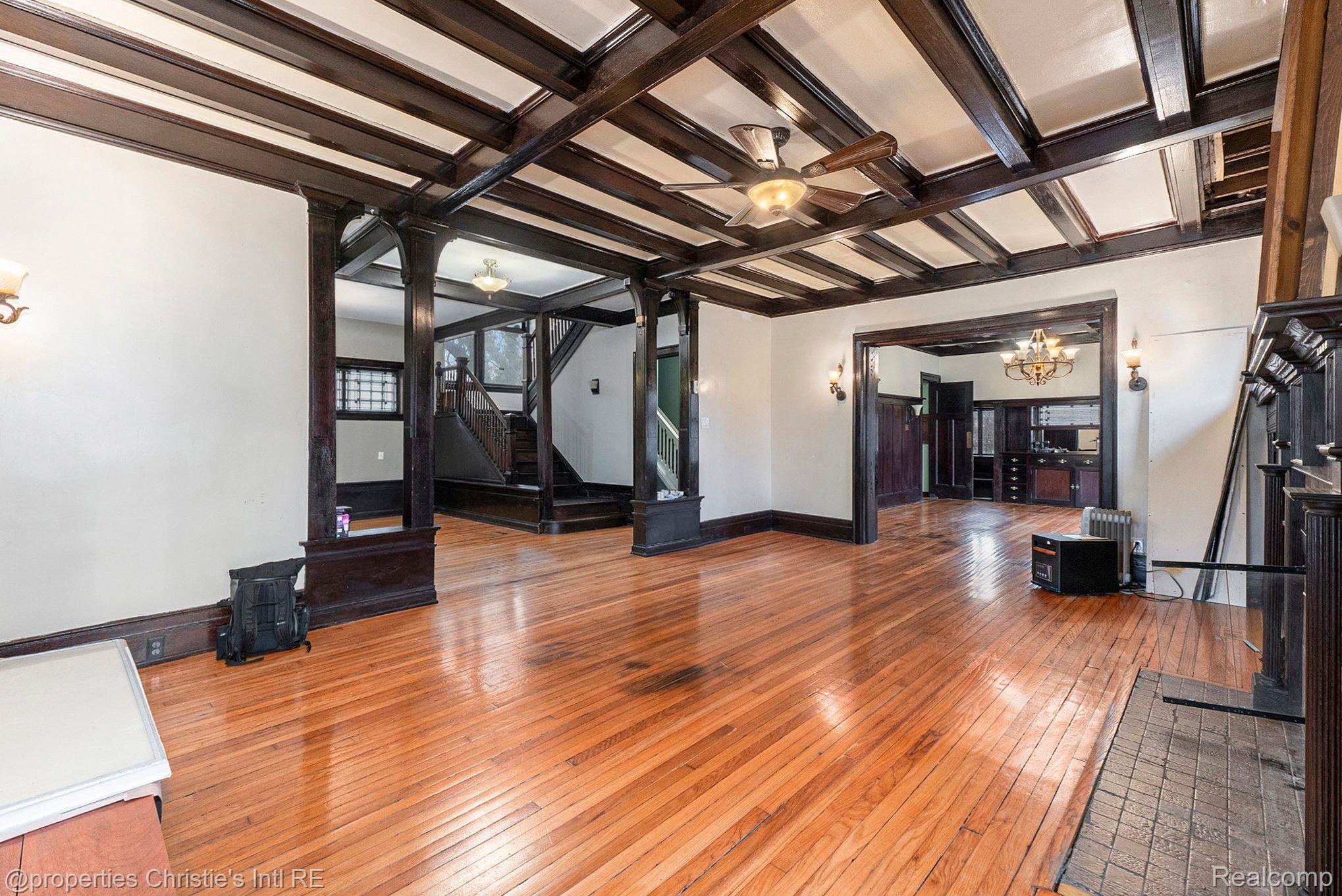 10 LONGFELLOW Street