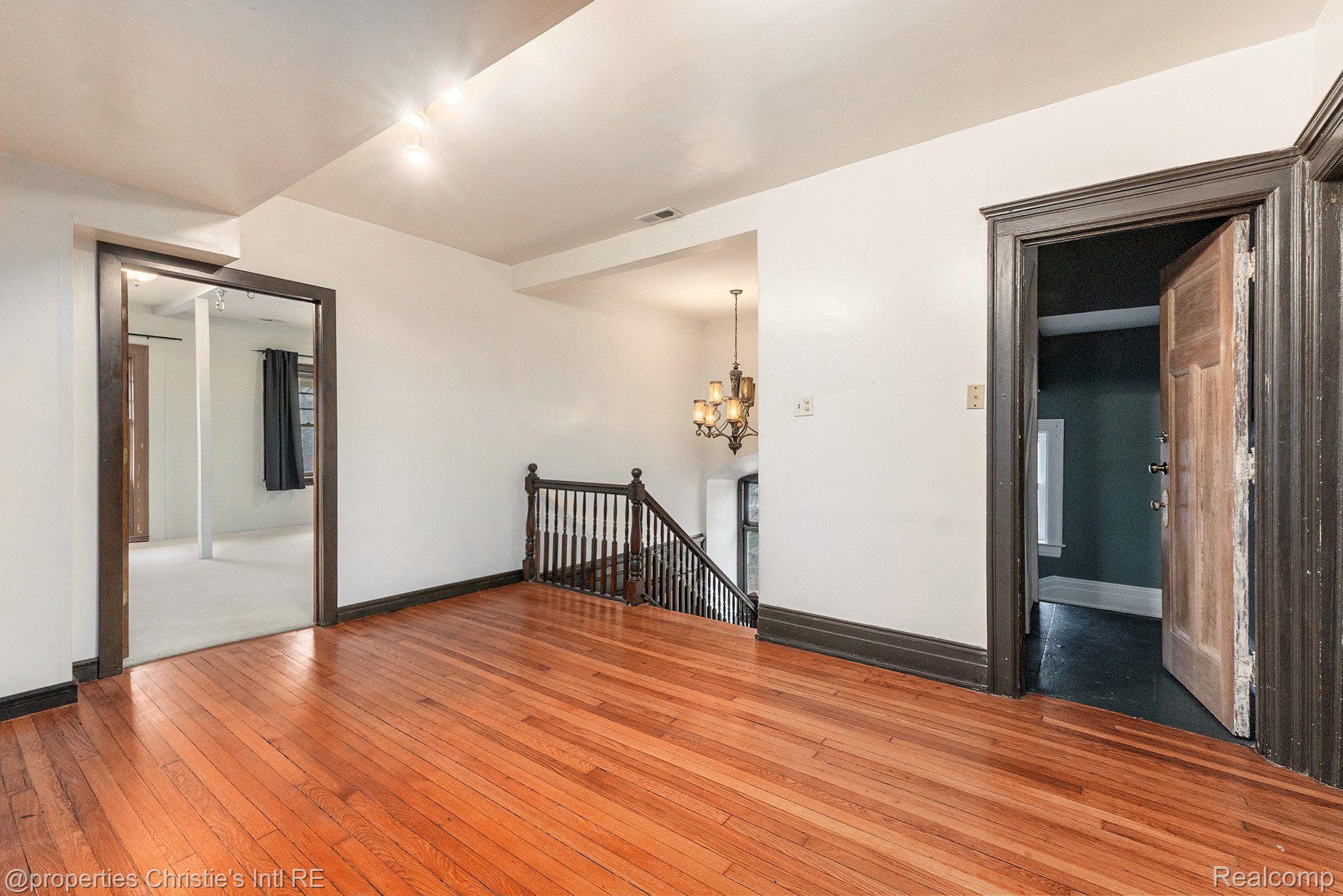 10 LONGFELLOW Street