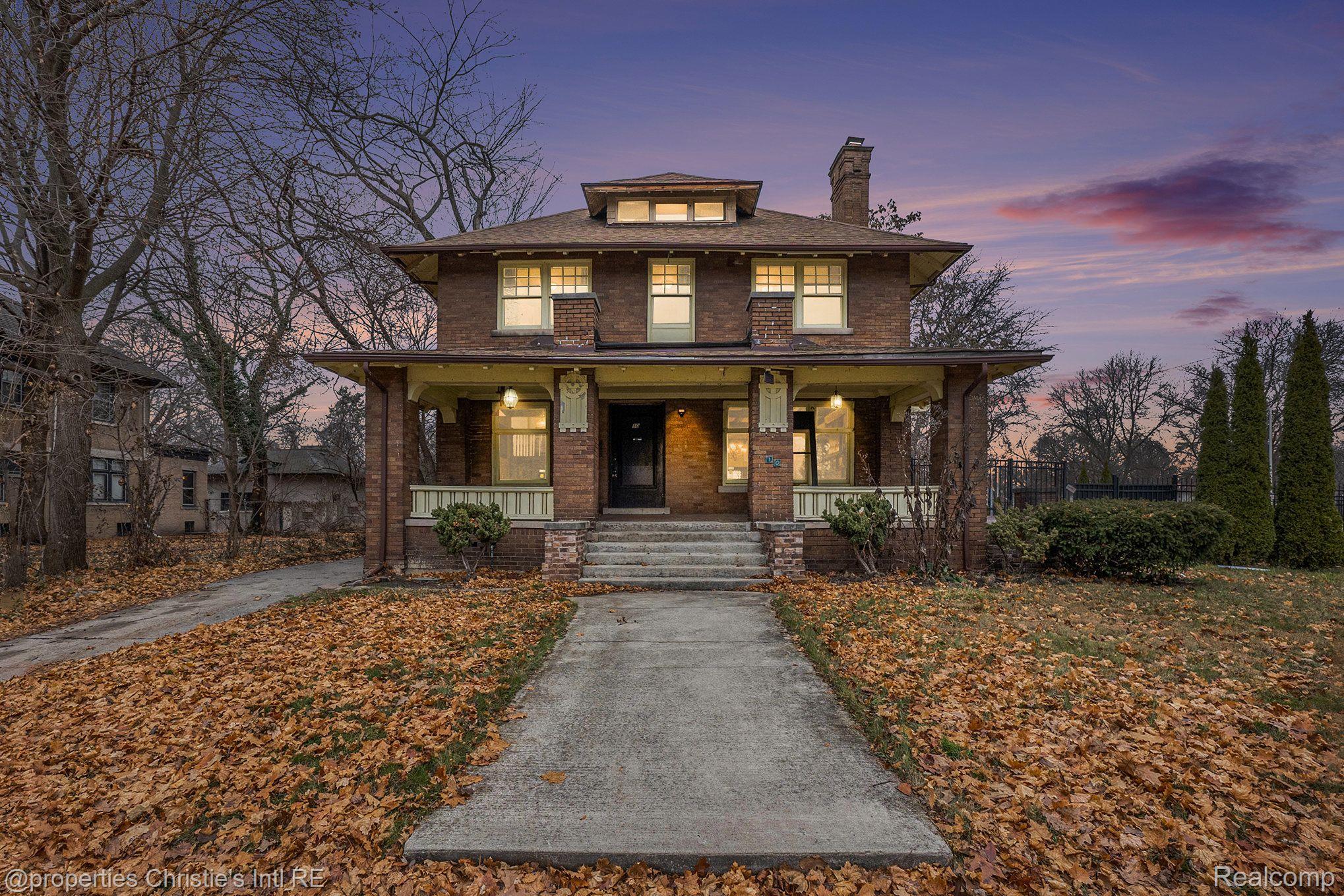 10 LONGFELLOW Street